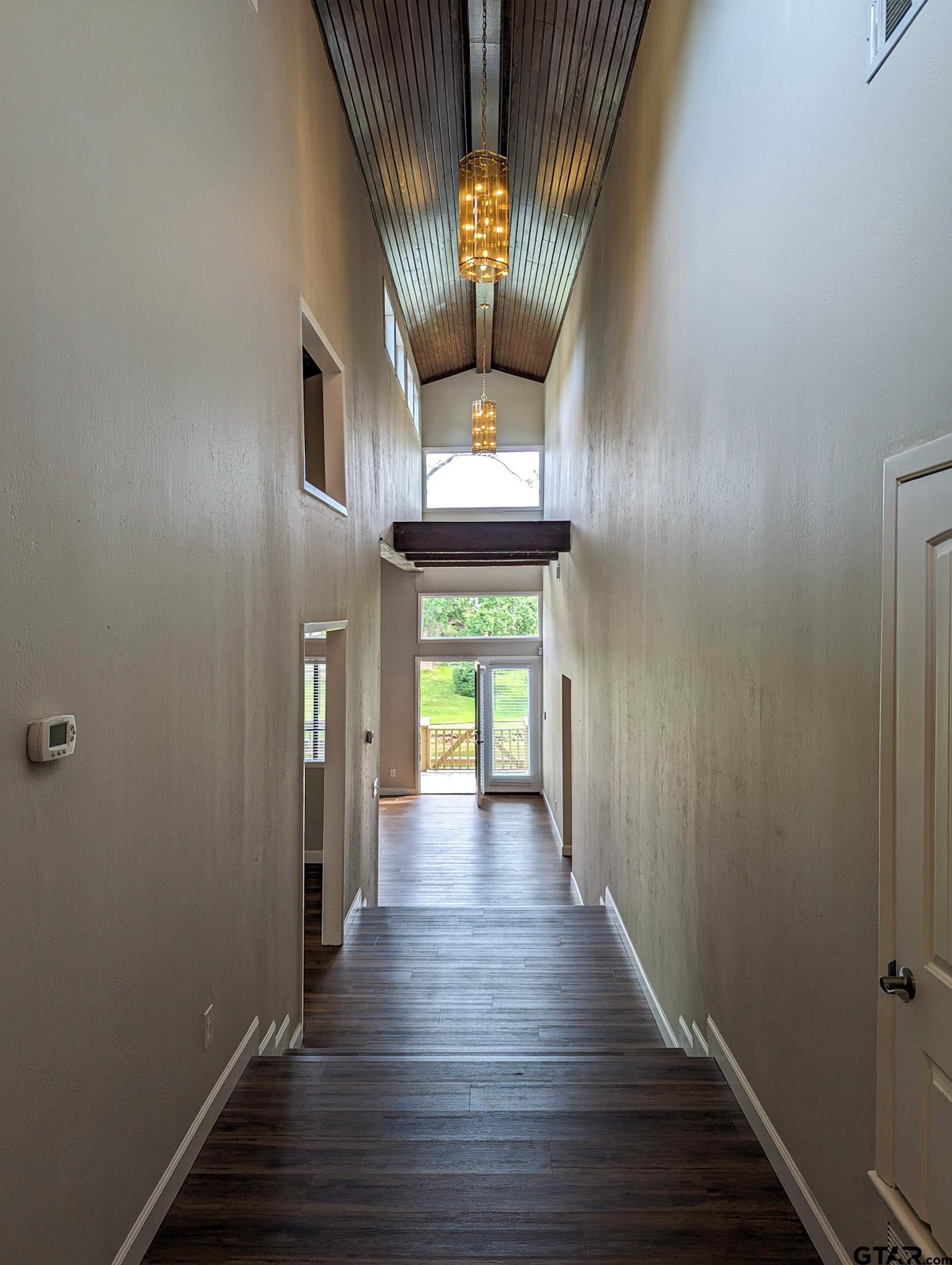 3702 Lake Vista