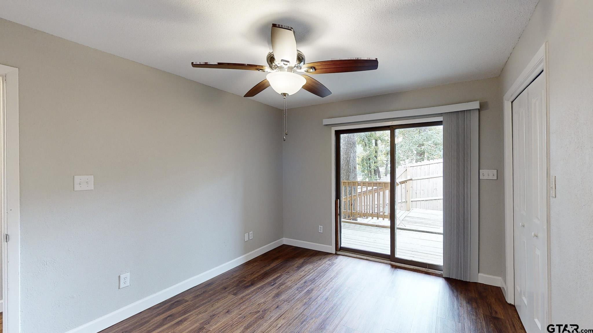 3702 Lake Vista