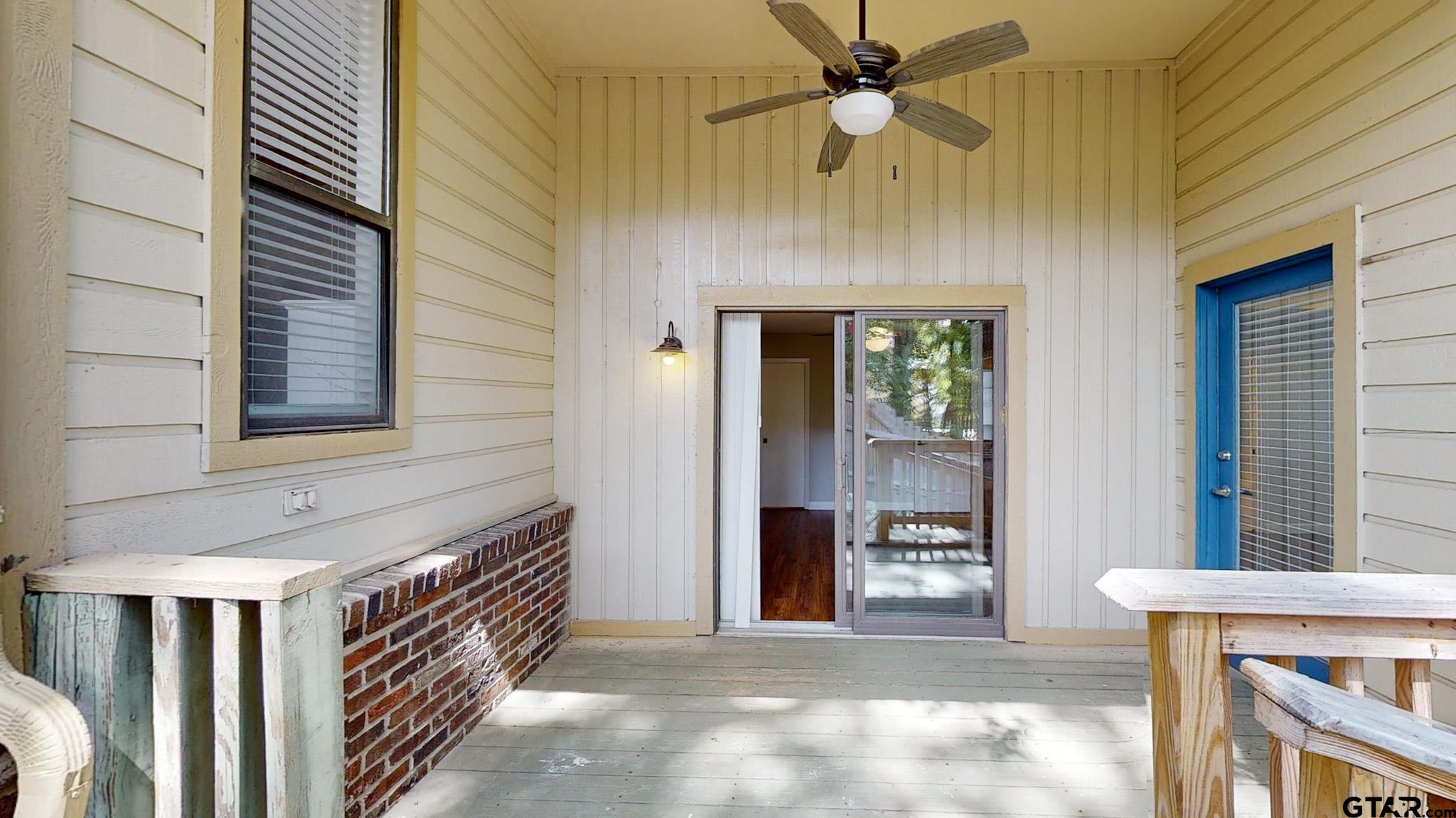 3702 Lake Vista