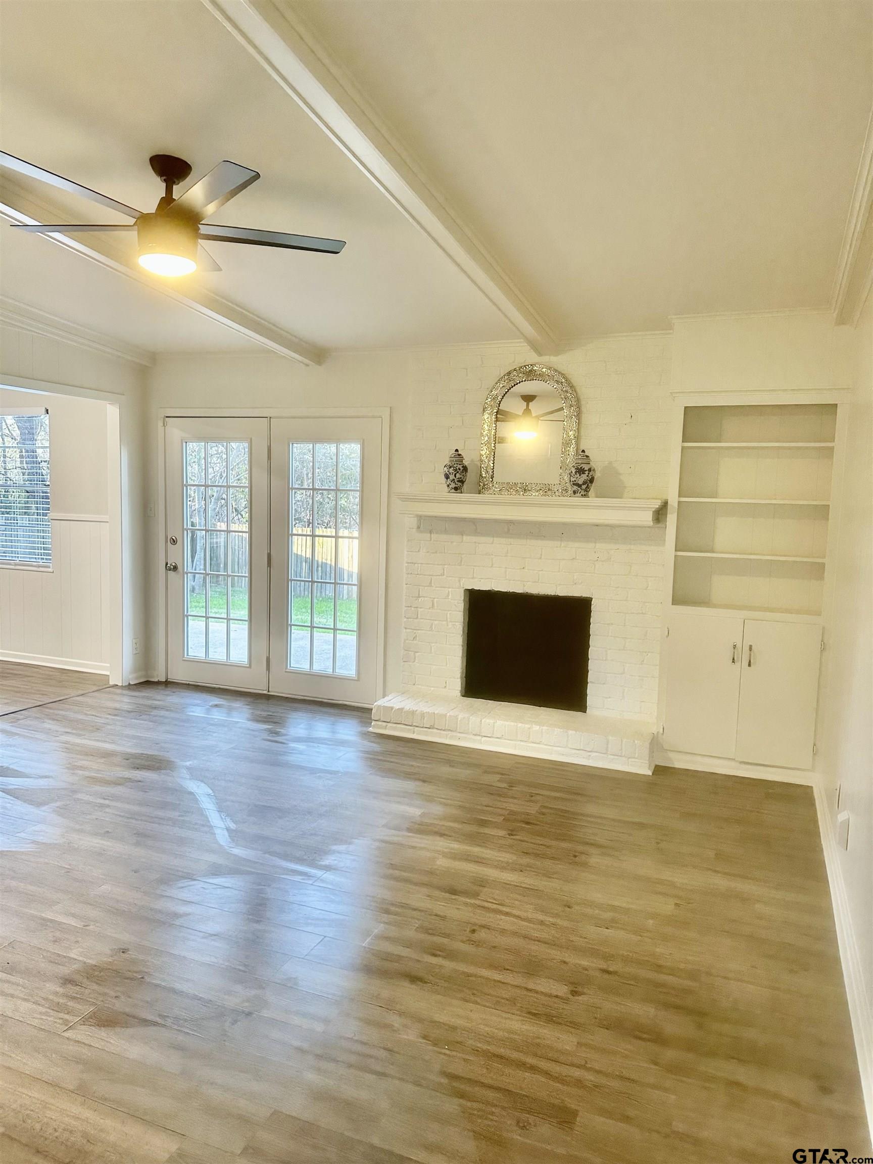 3008 Roanoke Ln