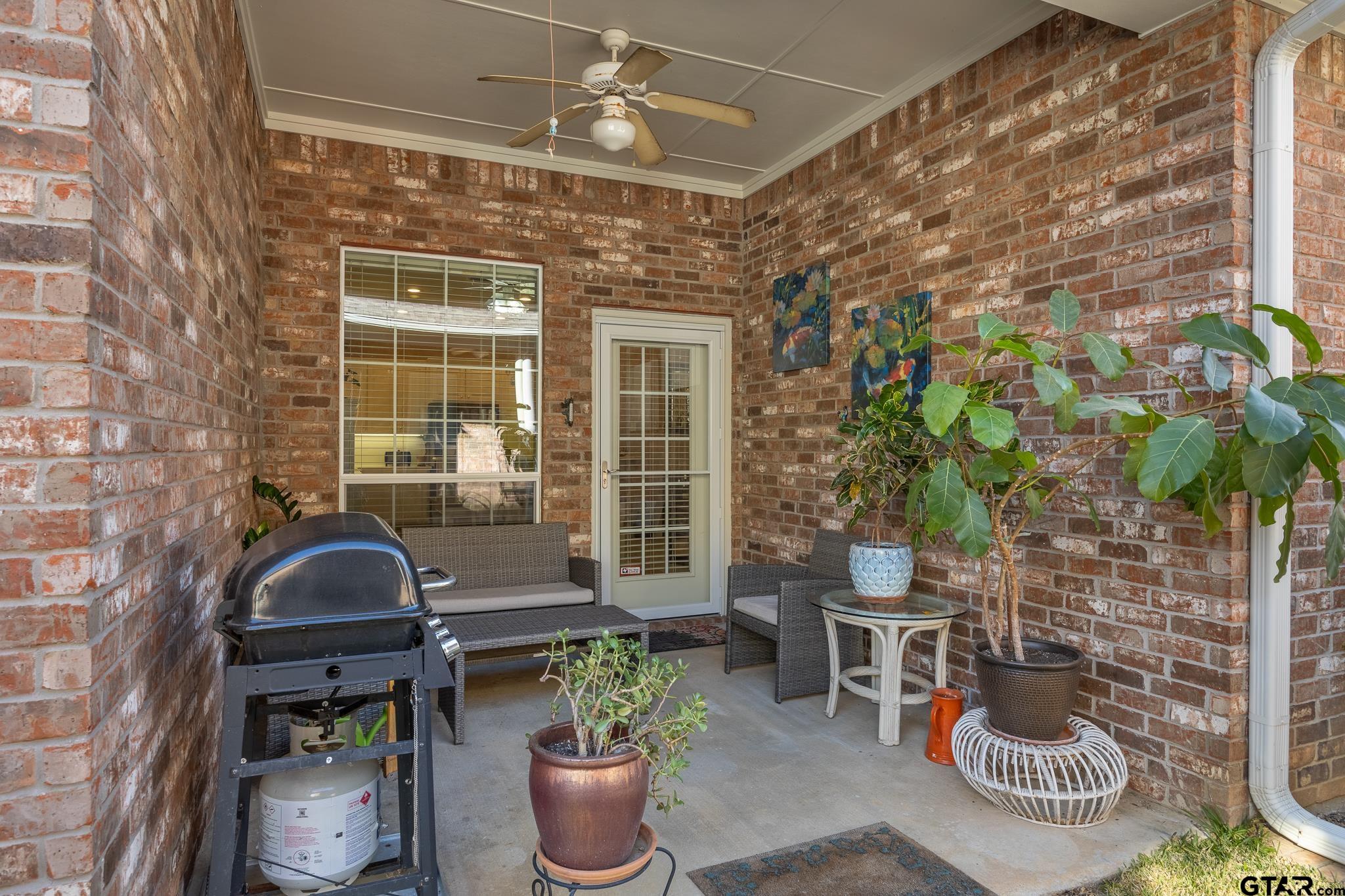2418 Homestead