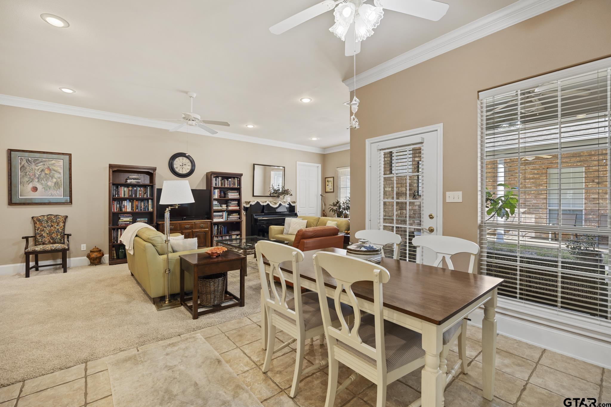 2418 Homestead