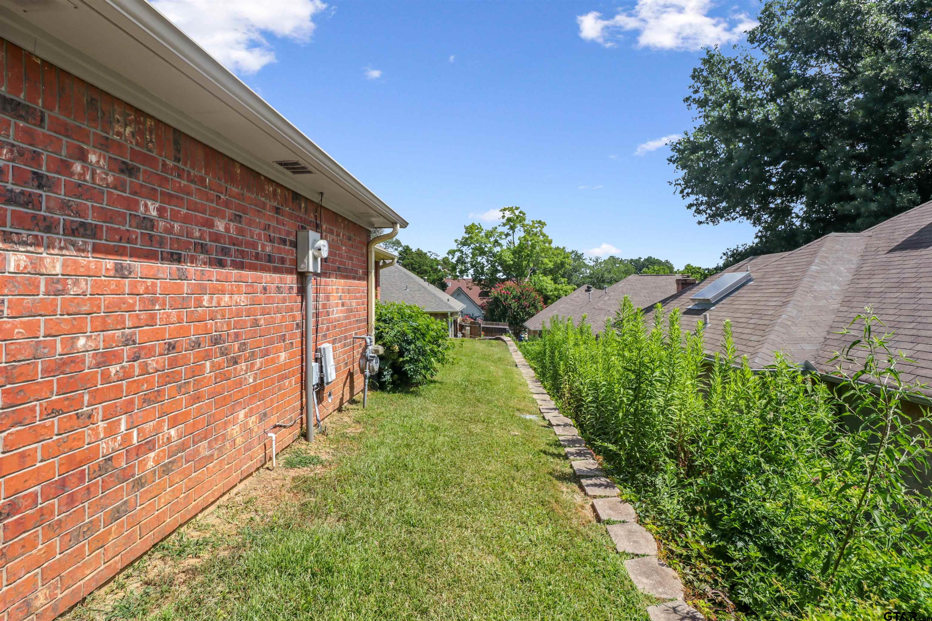 202 Lansdowne Terrace