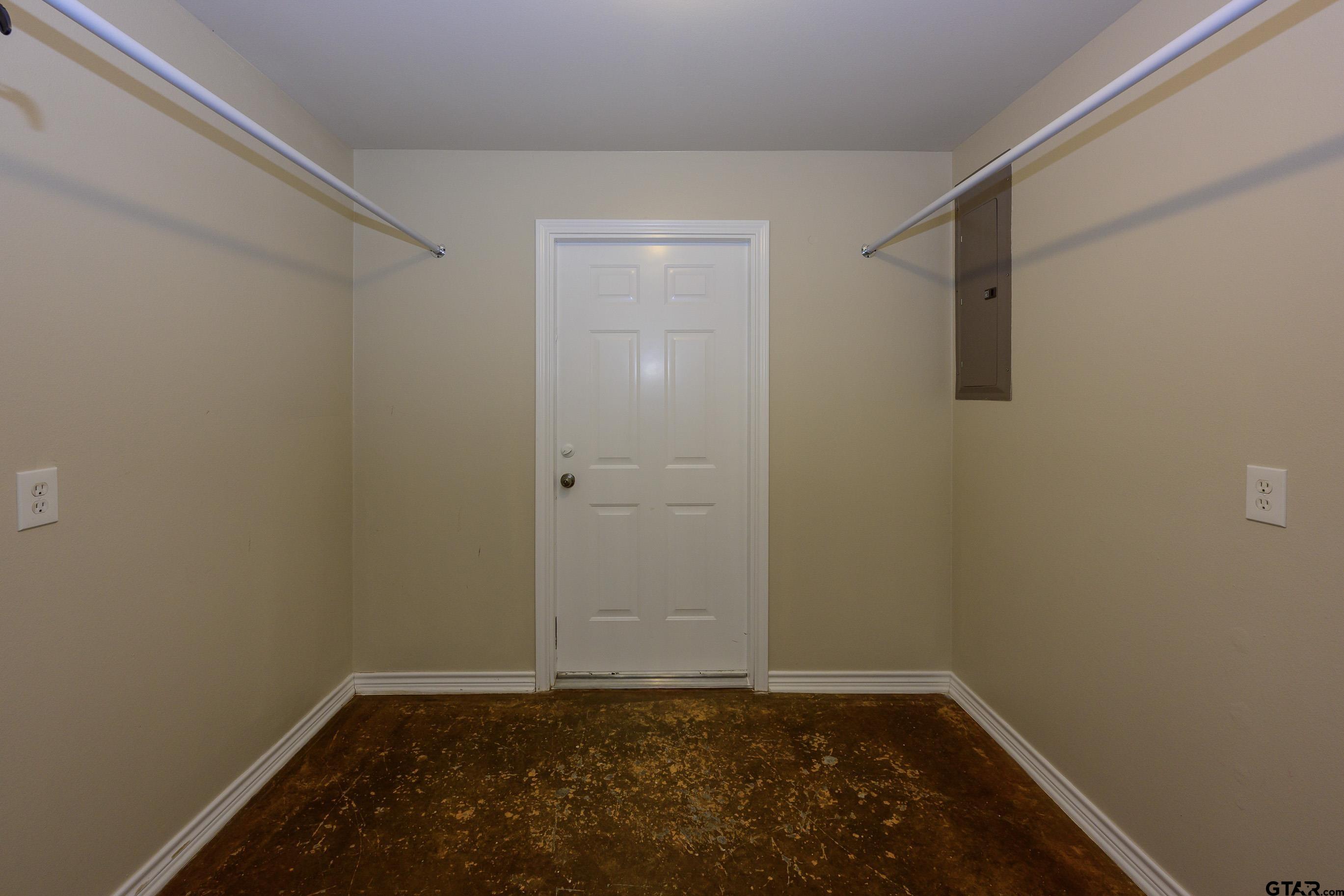 19058 County Road 2111