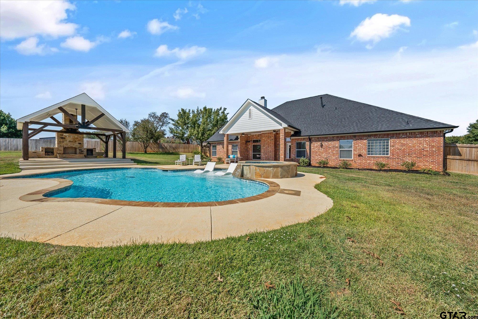 202 Pecan Park Dr.