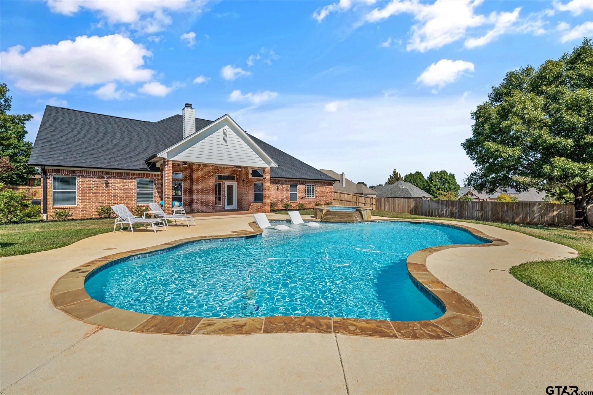 202 Pecan Park Dr.