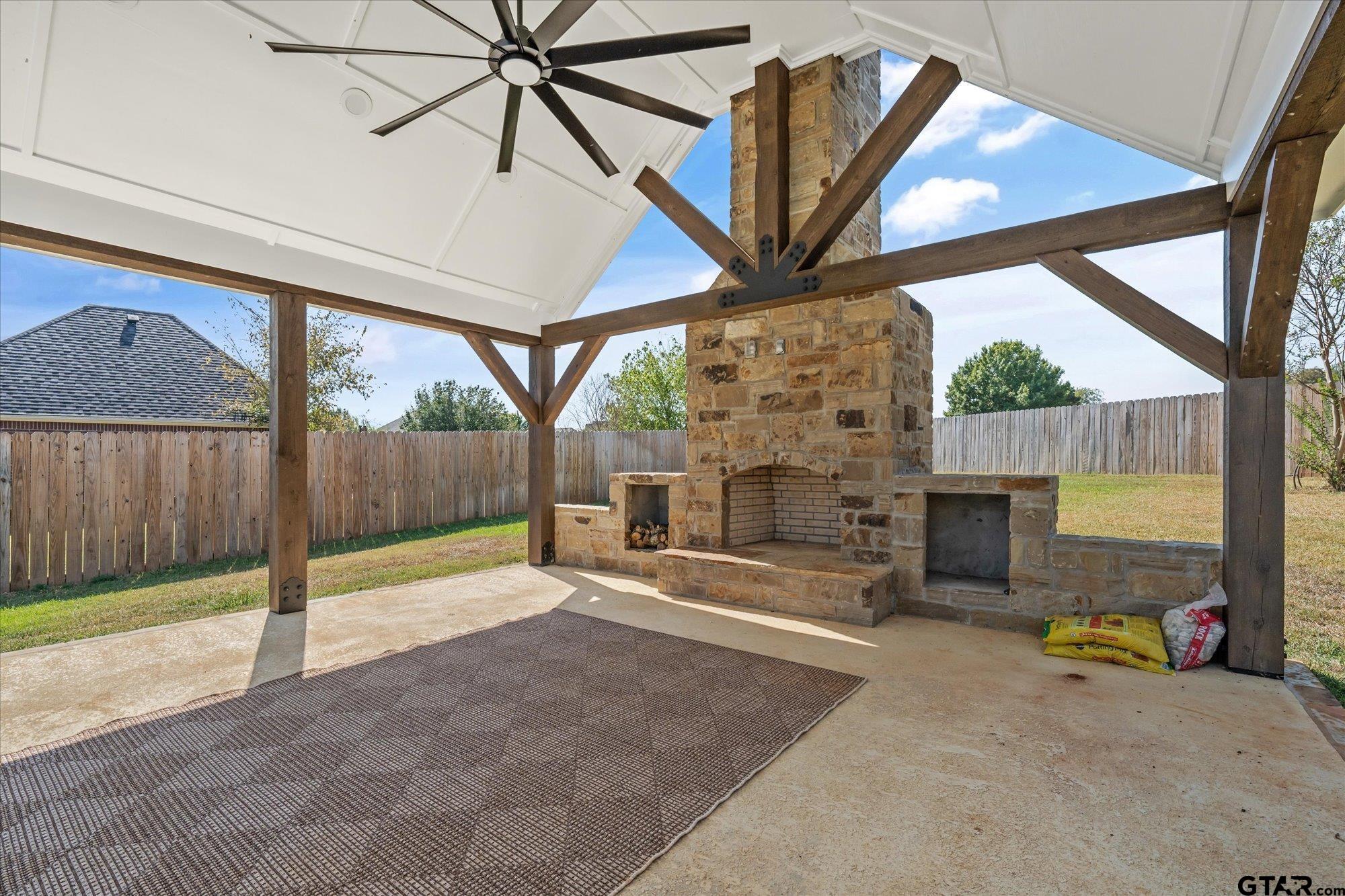 202 Pecan Park Dr.