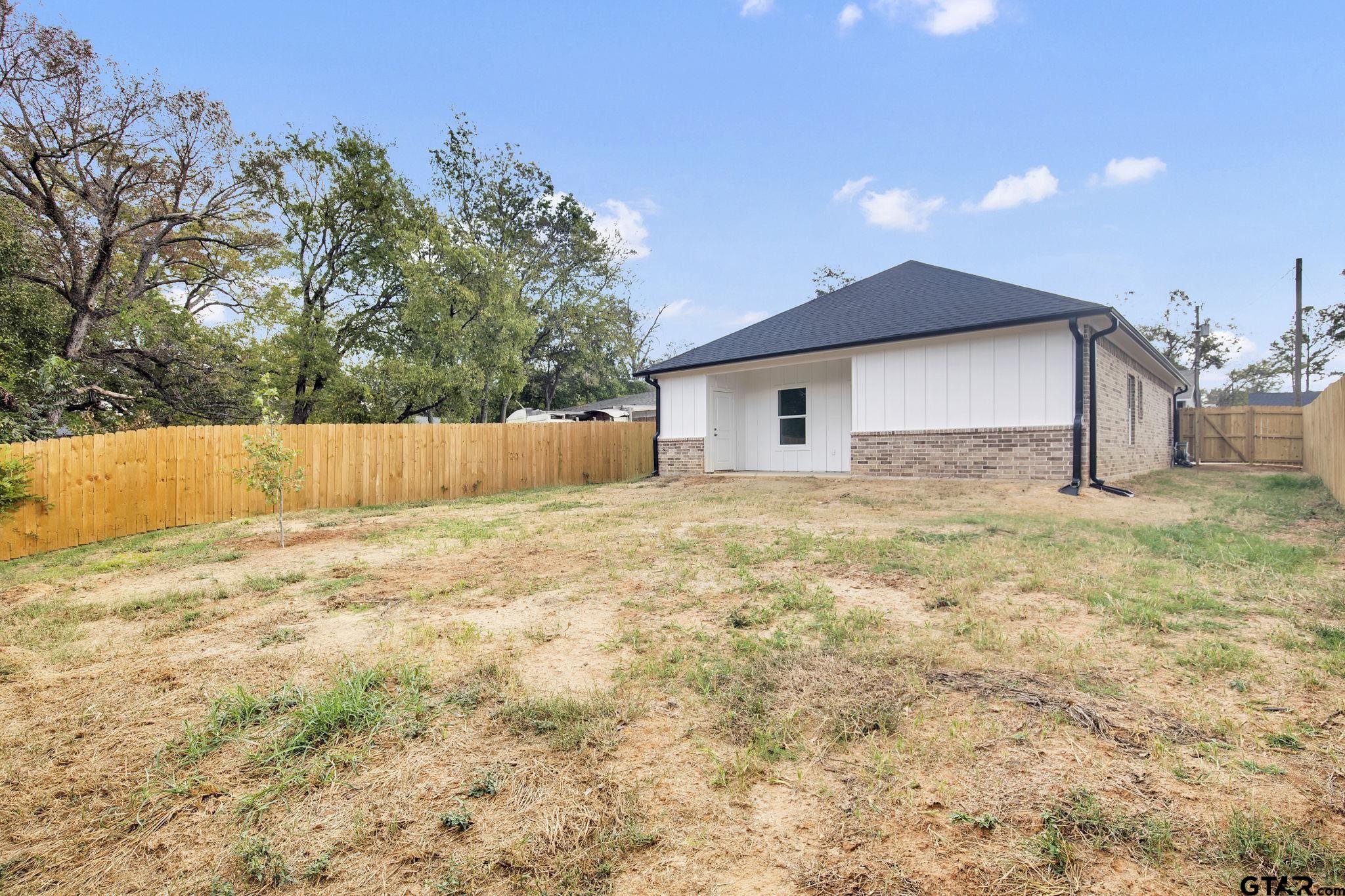 1212 McCurley Dr