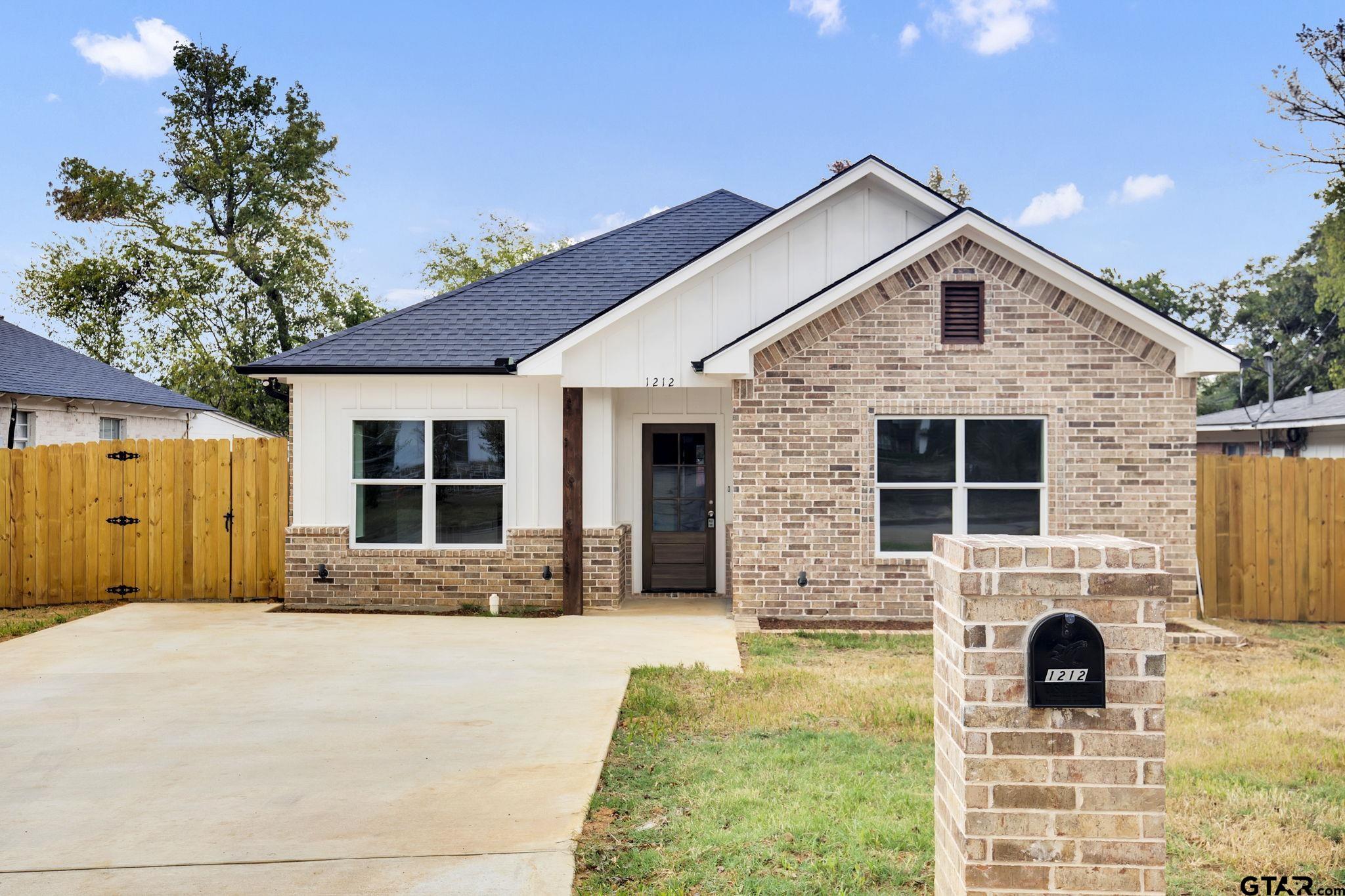 1212 McCurley Dr