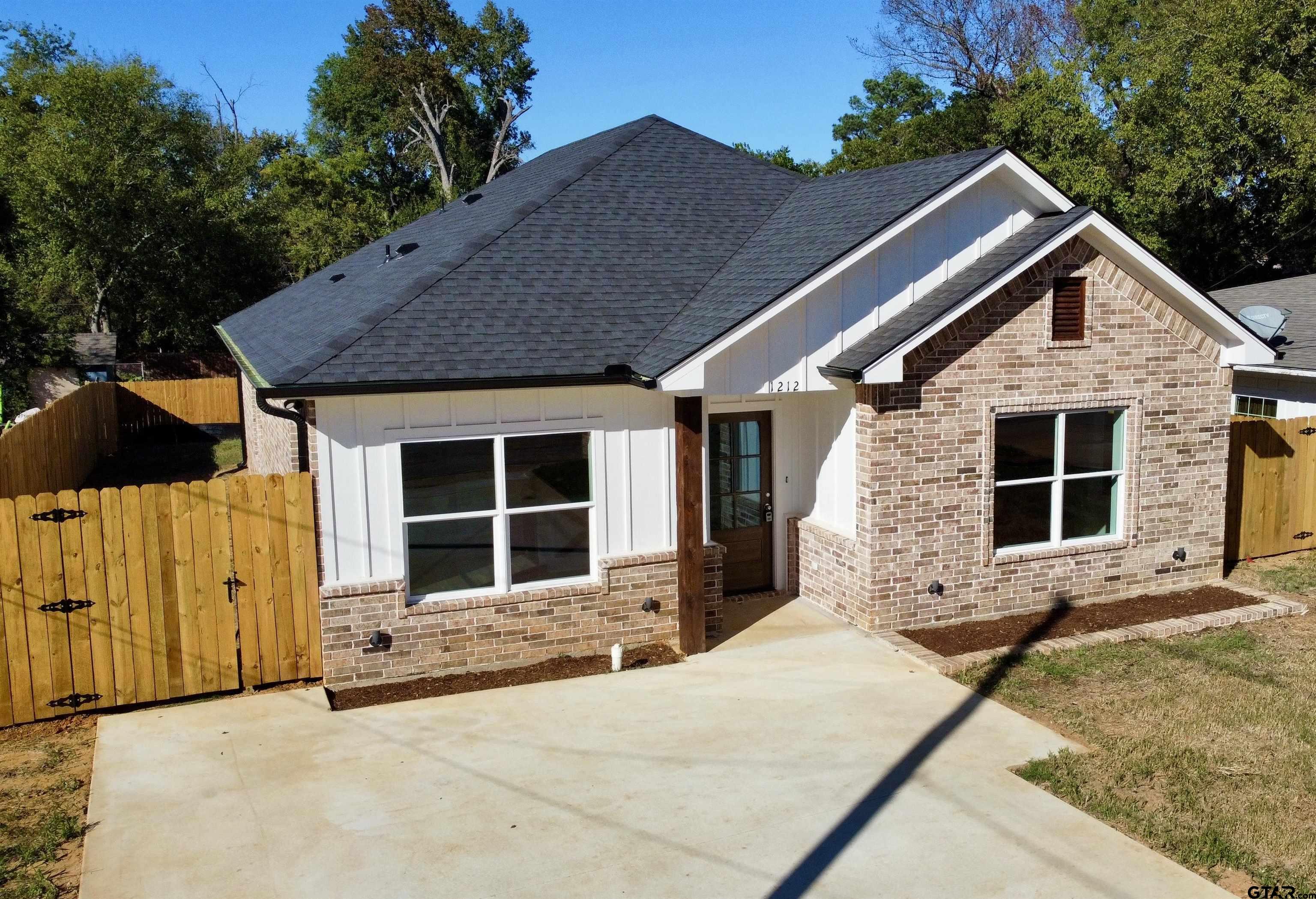 1212 McCurley Dr
