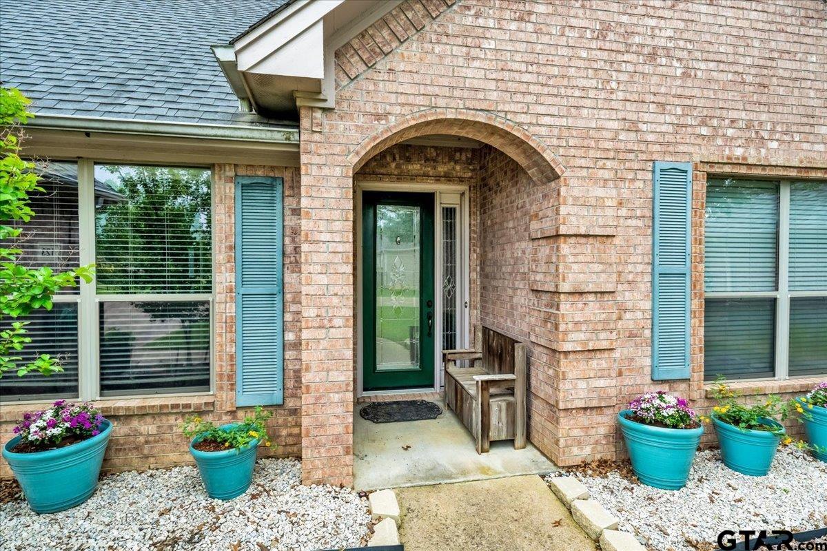 123 LaSalle Dr