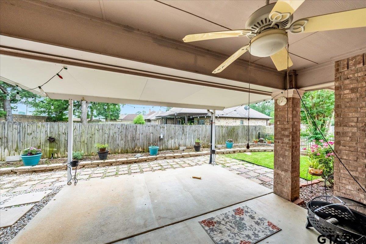 123 LaSalle Dr