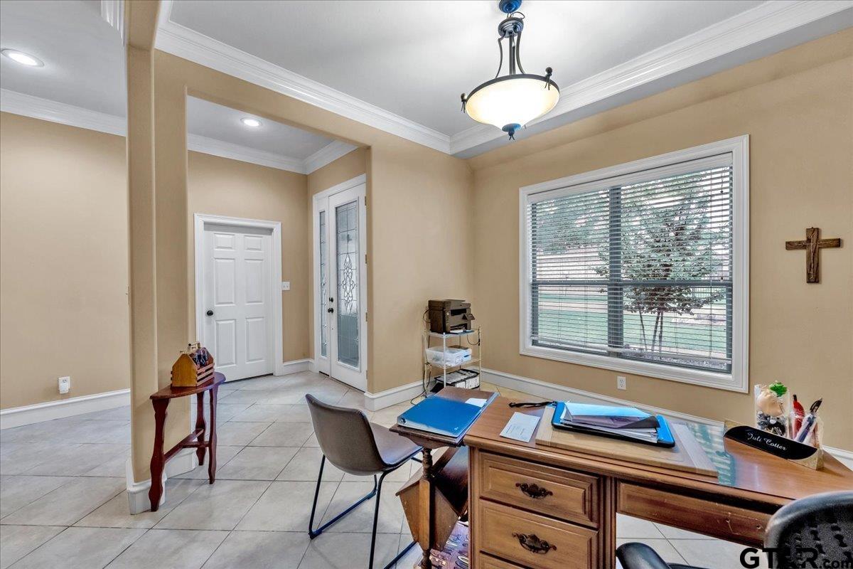 123 LaSalle Dr