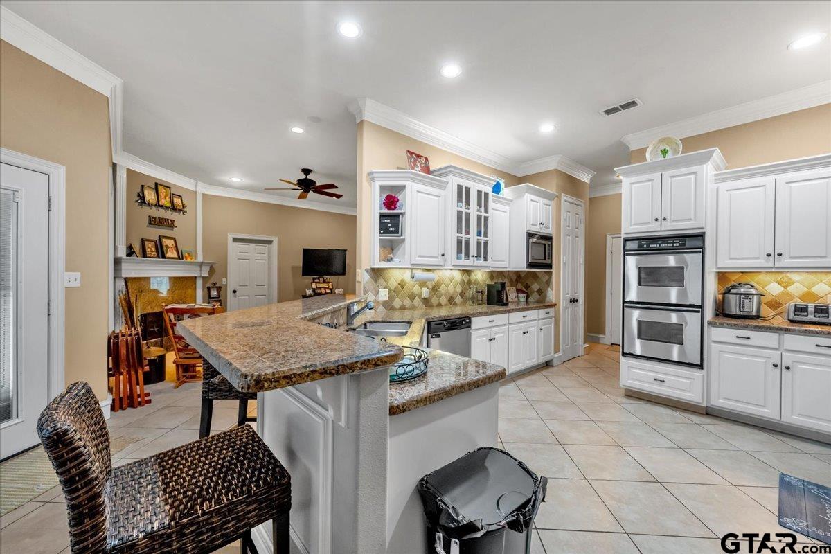 123 LaSalle Dr