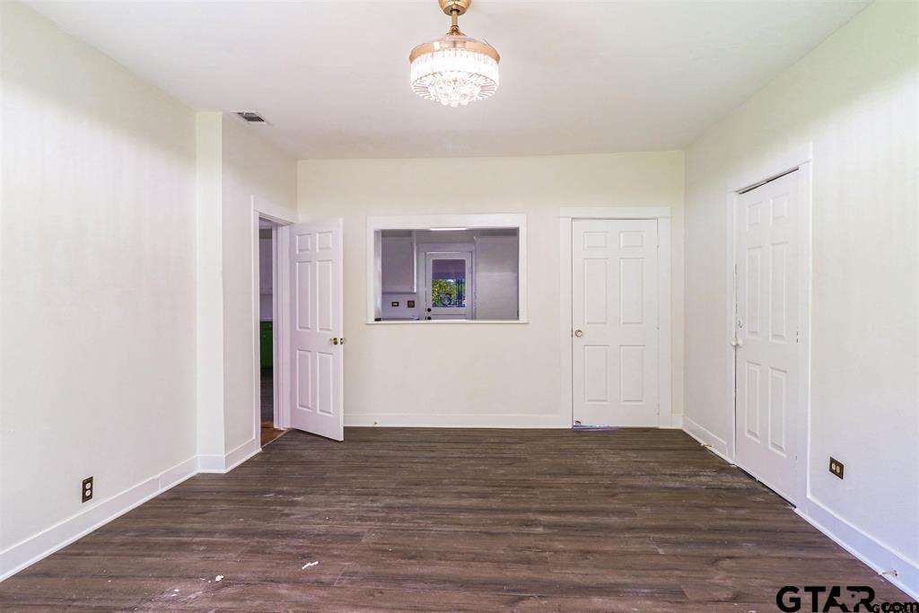 301 E Calvert