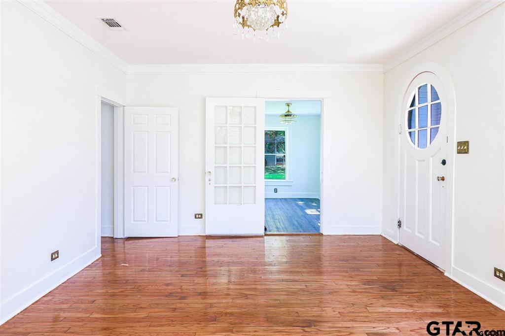 301 E Calvert