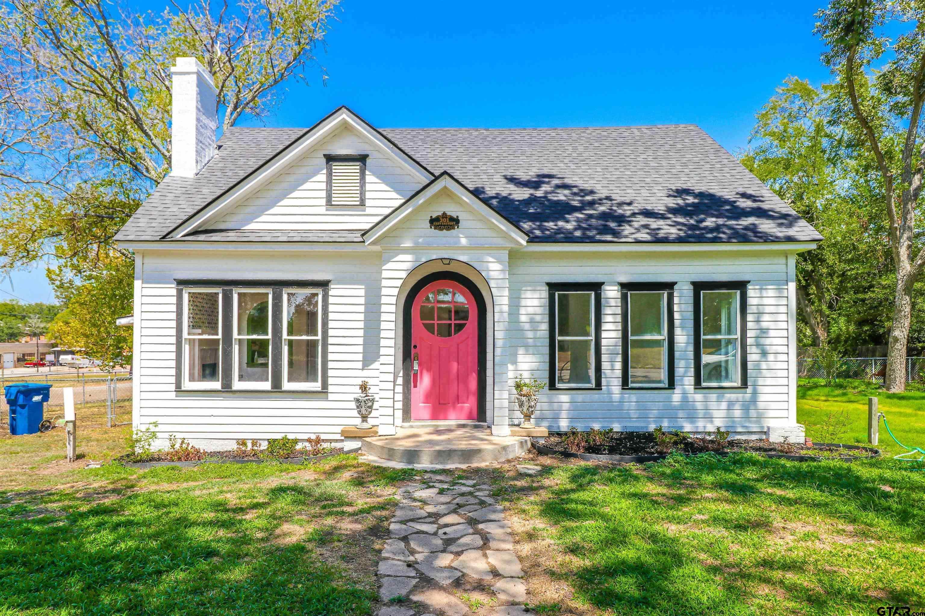 301 E Calvert