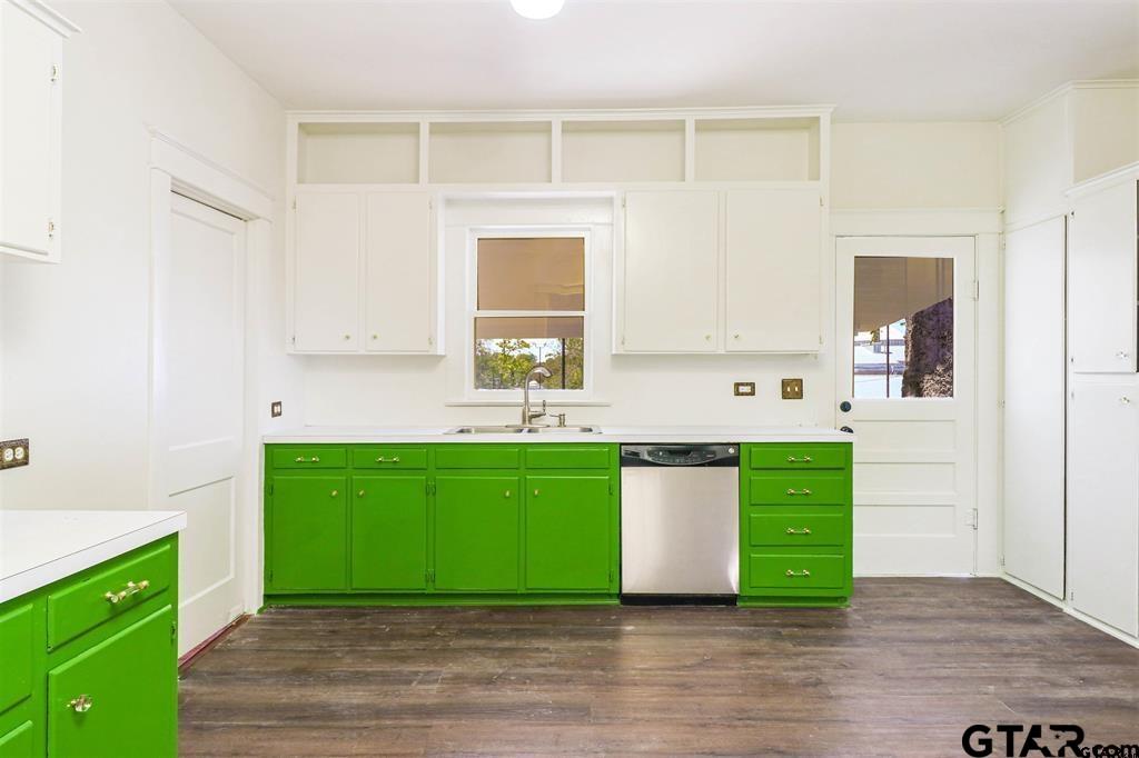 301 E Calvert