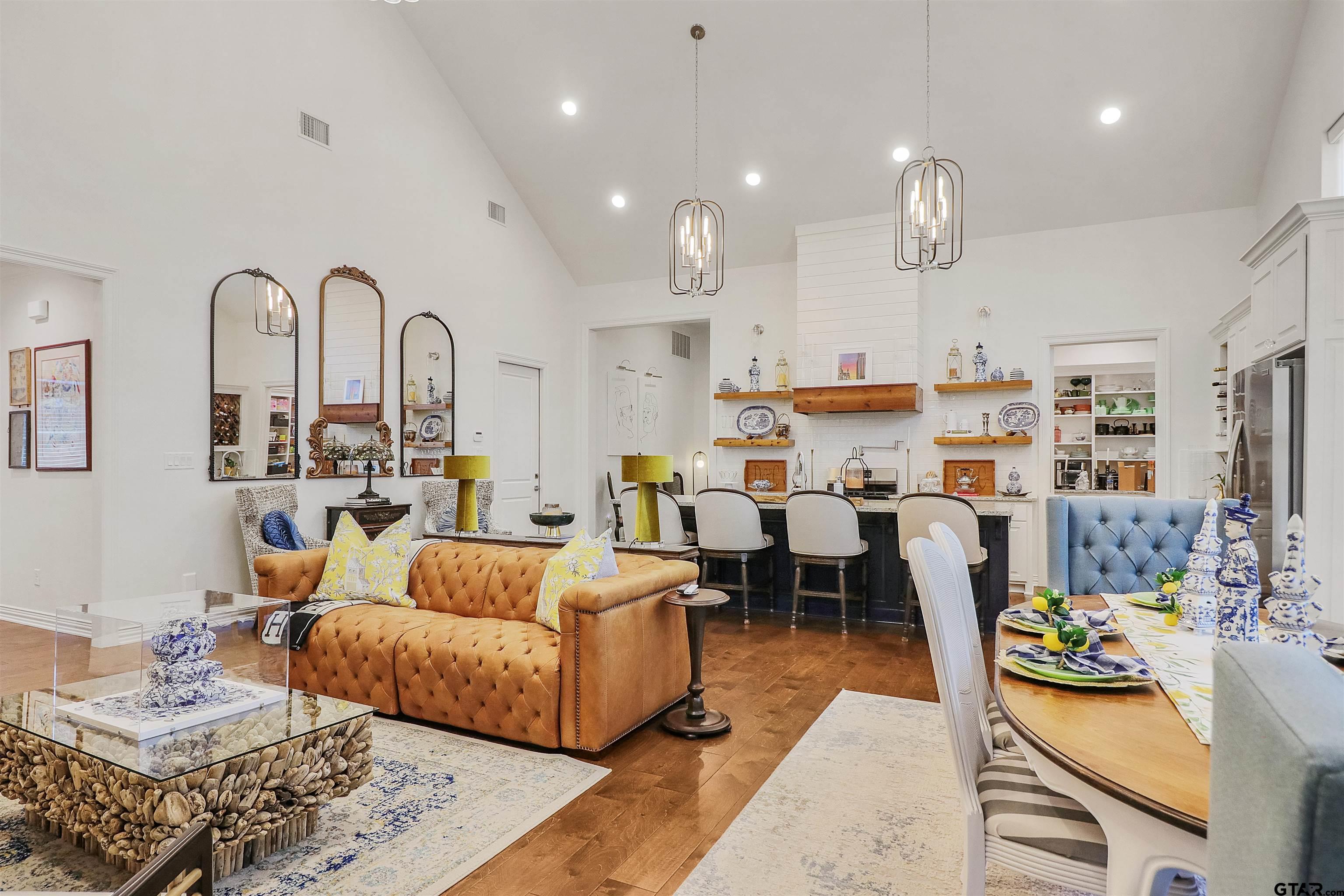 9139 Long Branch