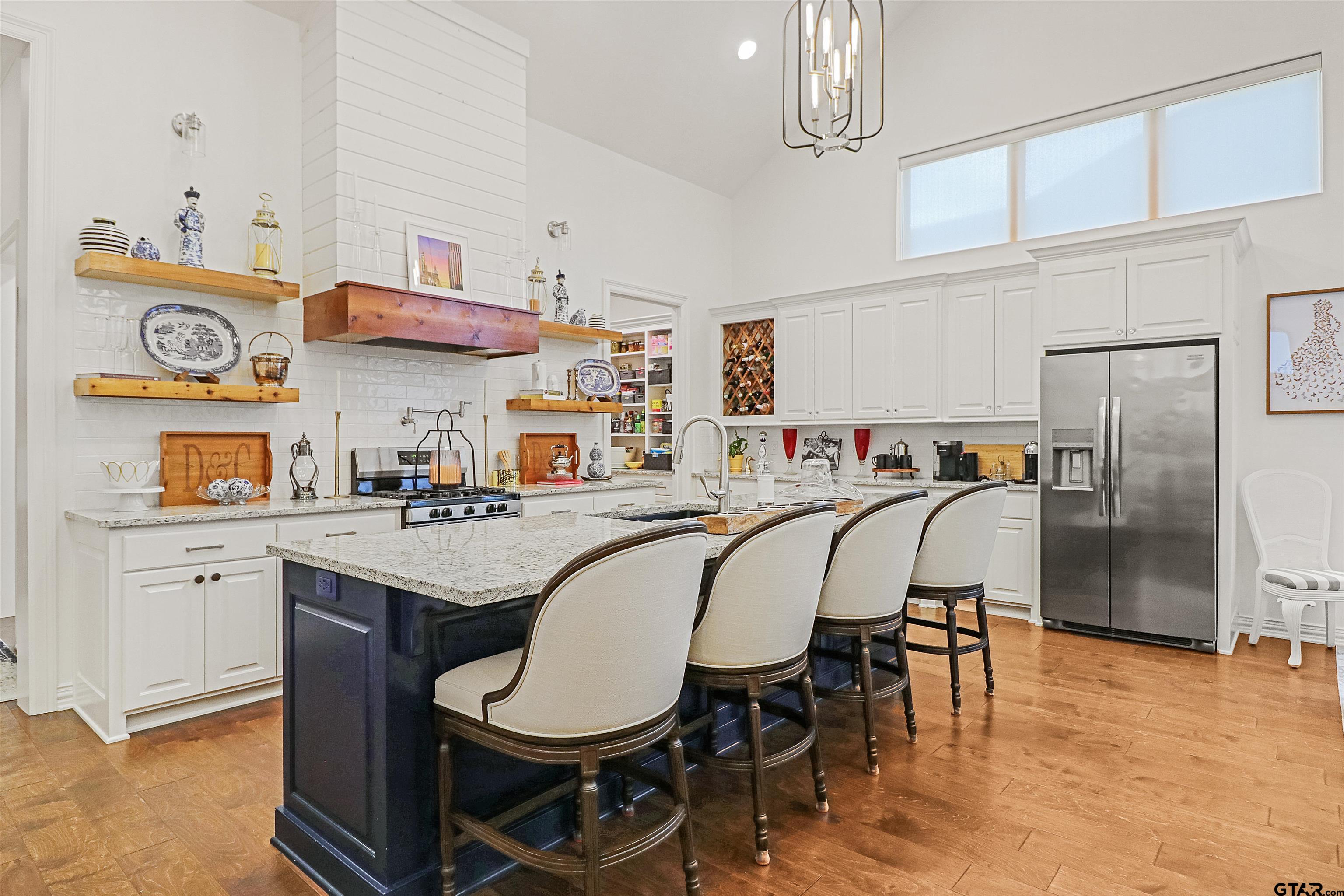9139 Long Branch