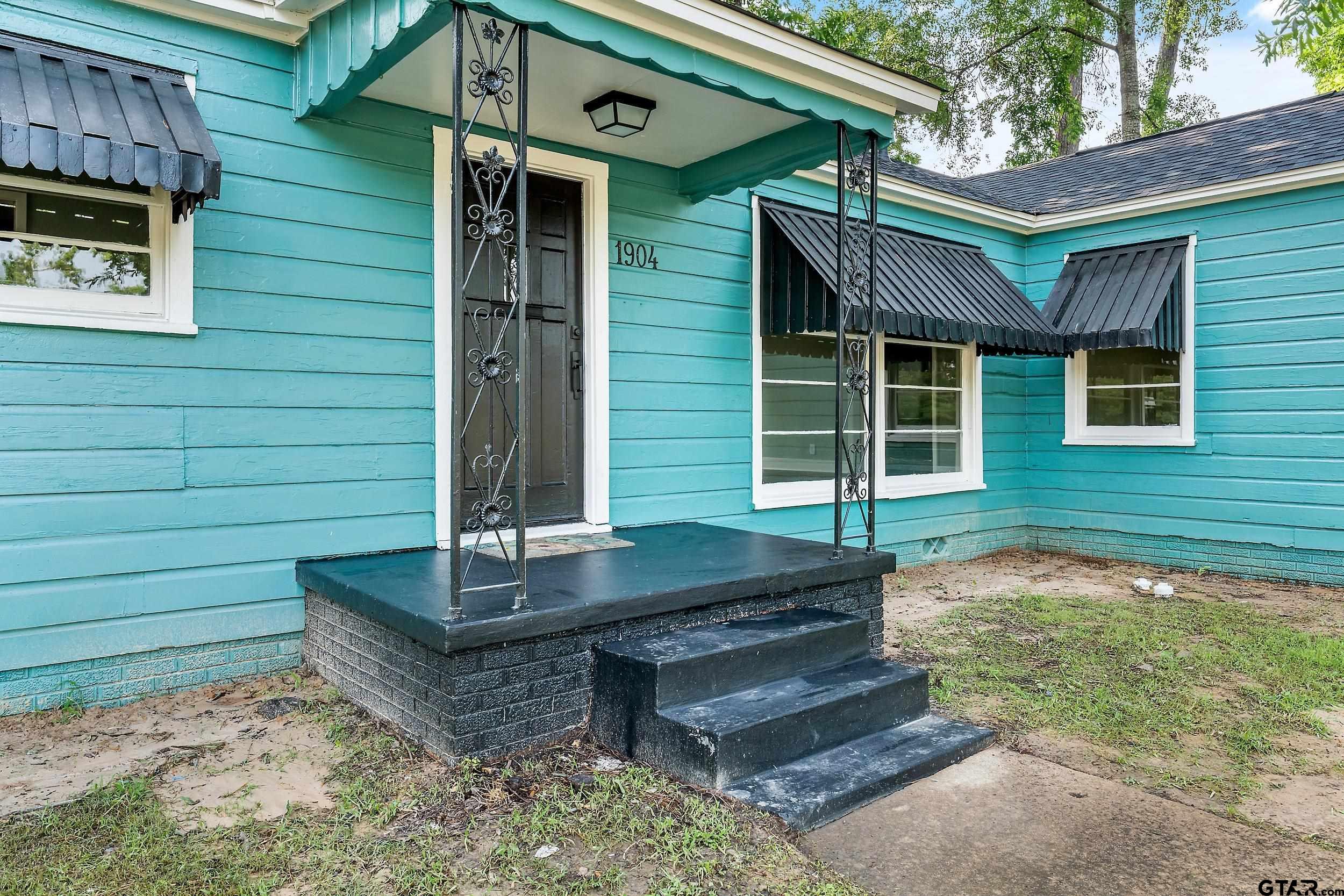 1904 S Vine Ave