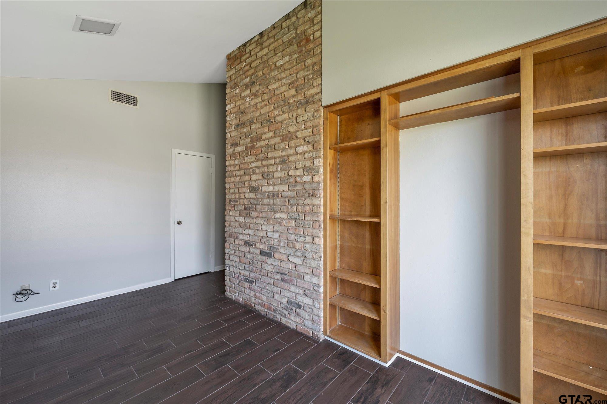 247 N Bay