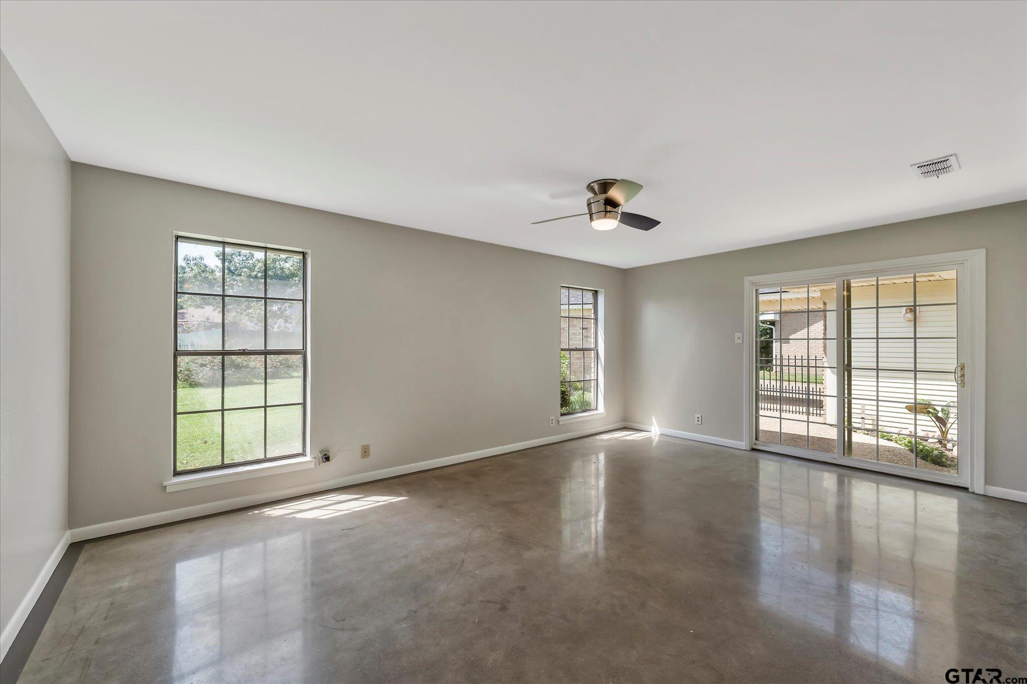 247 N Bay