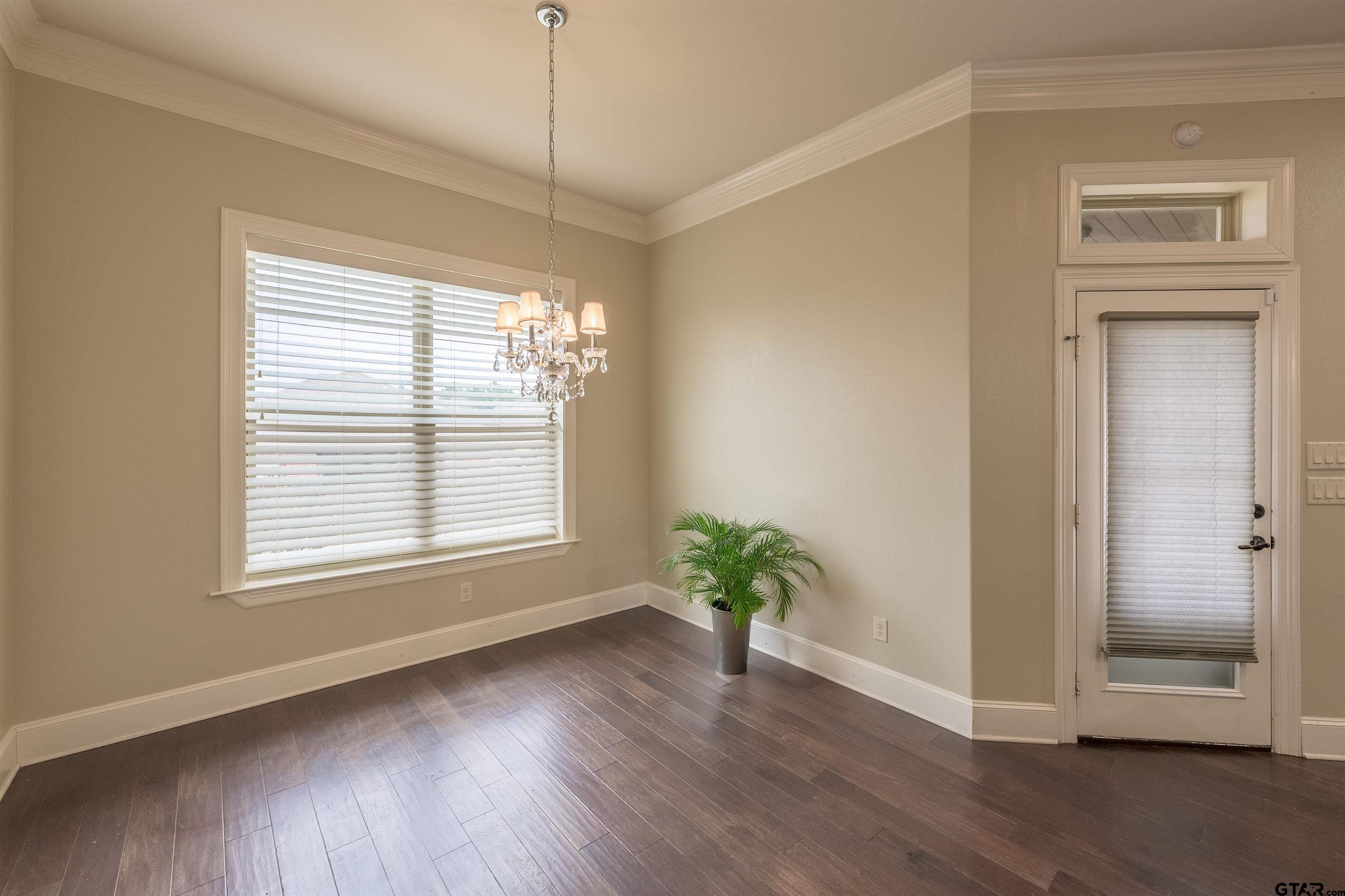 7364 Flat Rock