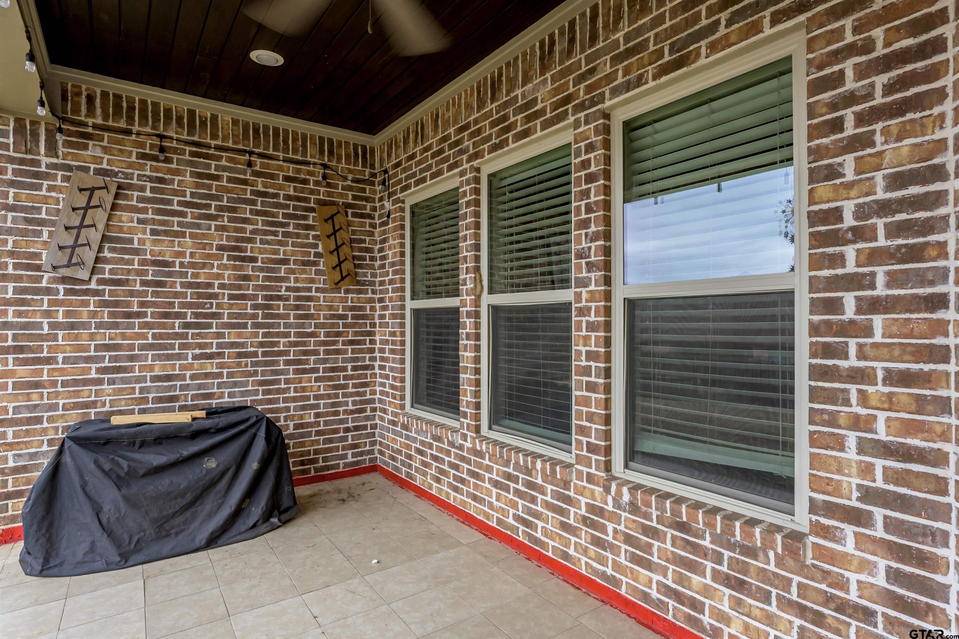 7364 Flat Rock