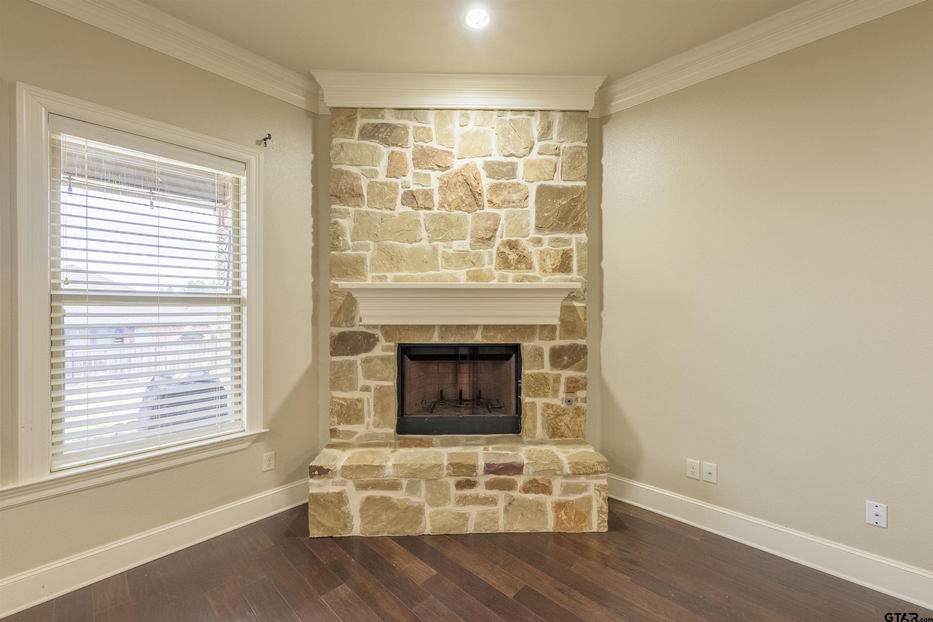 7364 Flat Rock