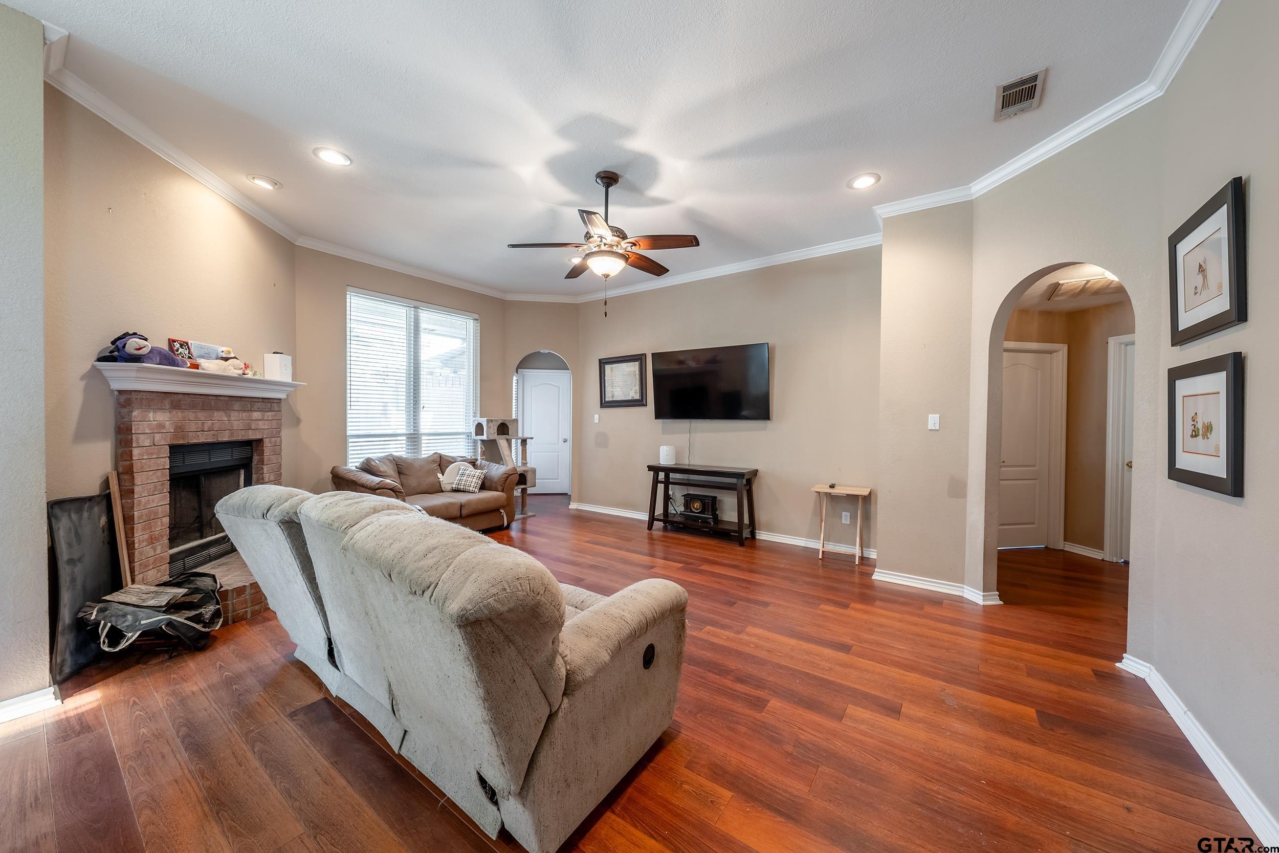 308 Amanda Ct.