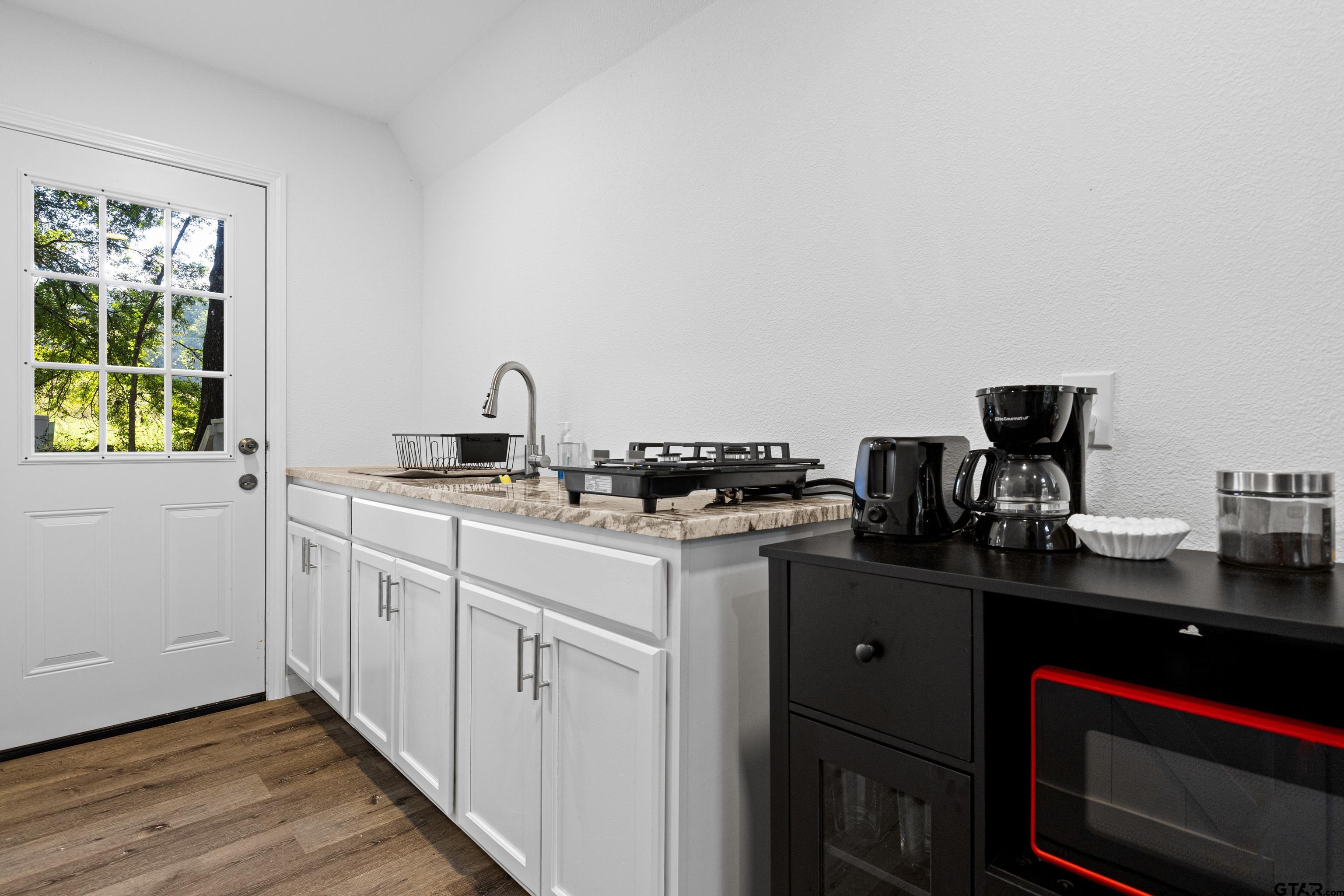 448 Private Road 6685
