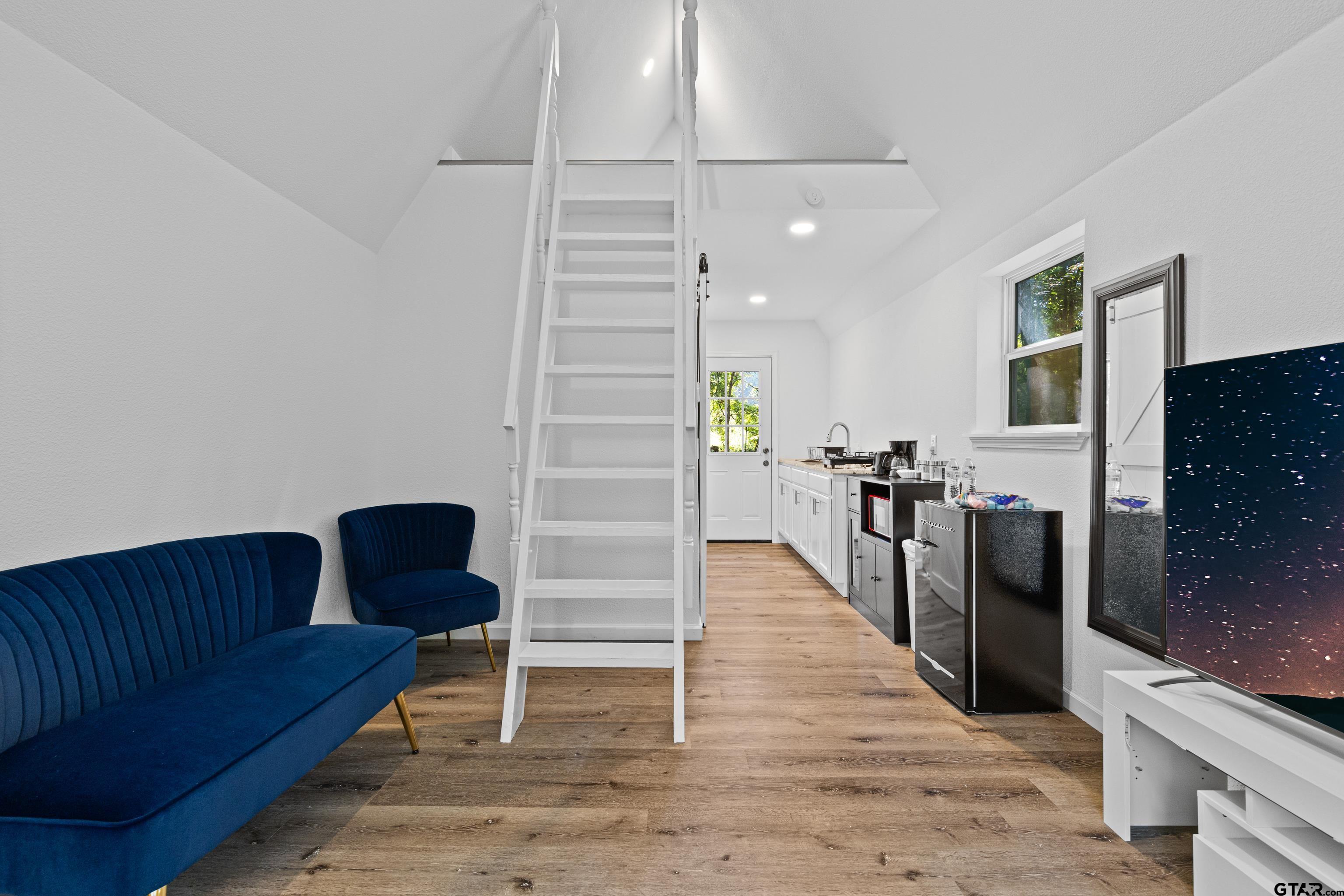 448 Private Road 6685