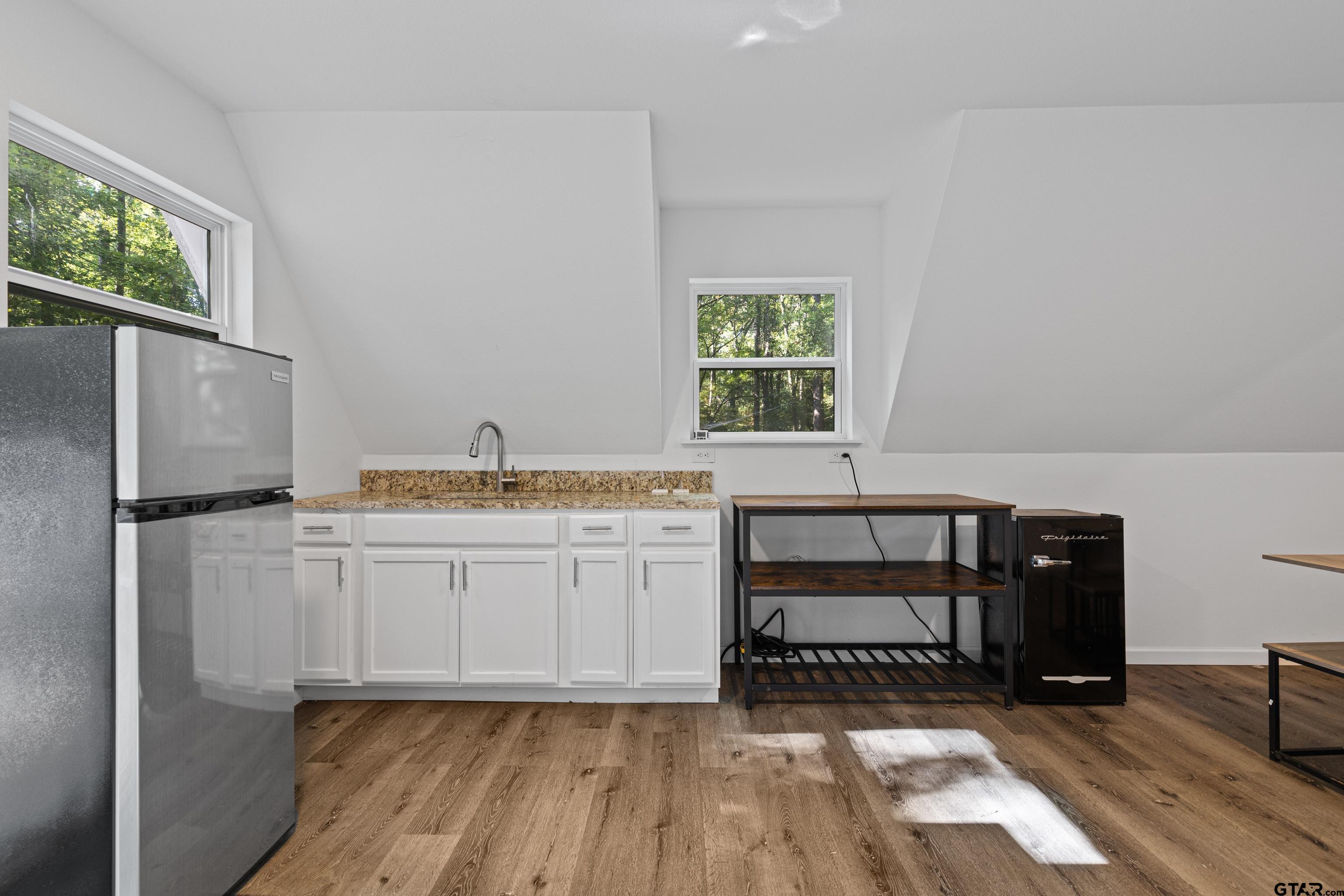 448 Private Road 6685
