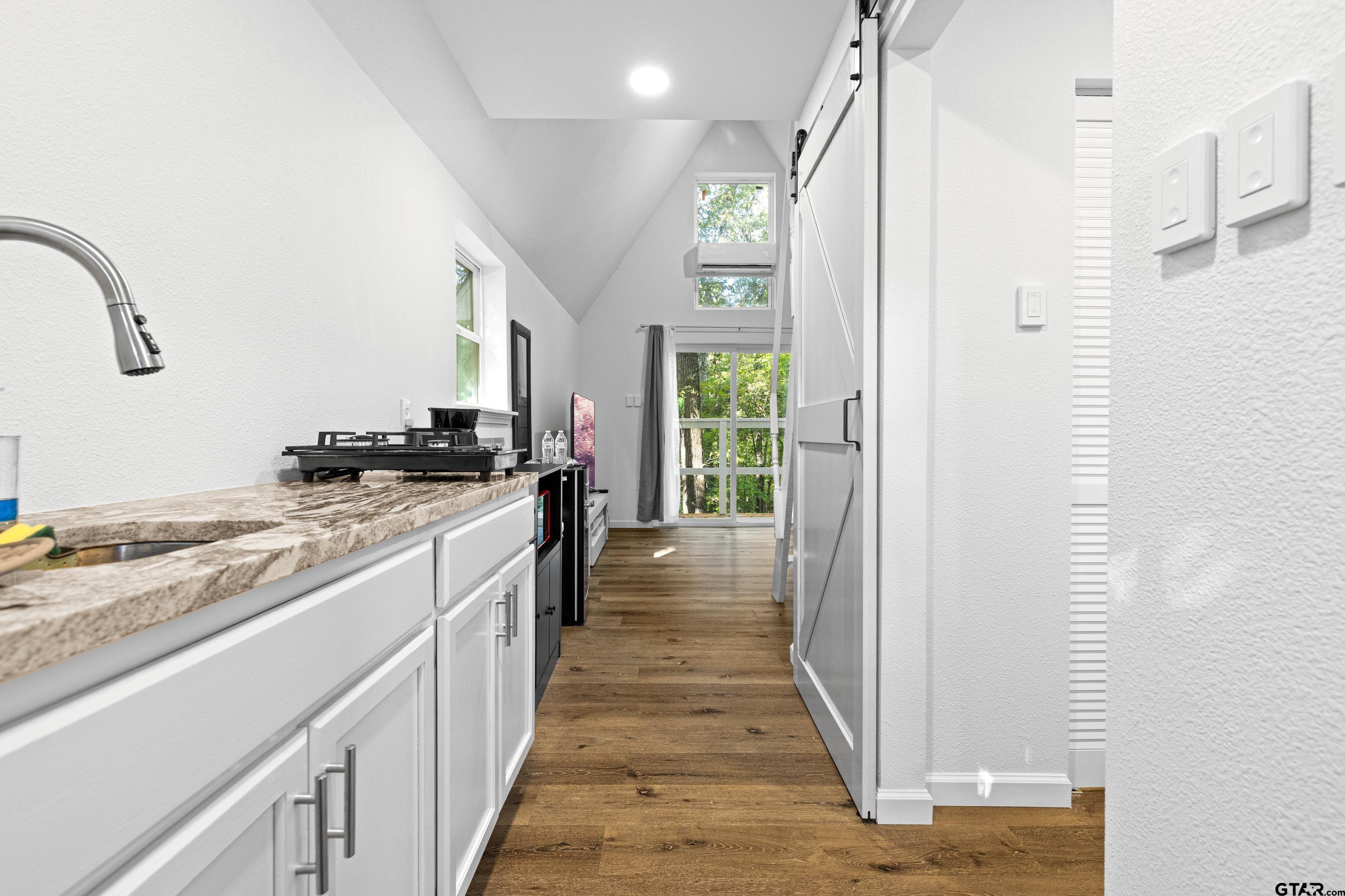 448 Private Road 6685