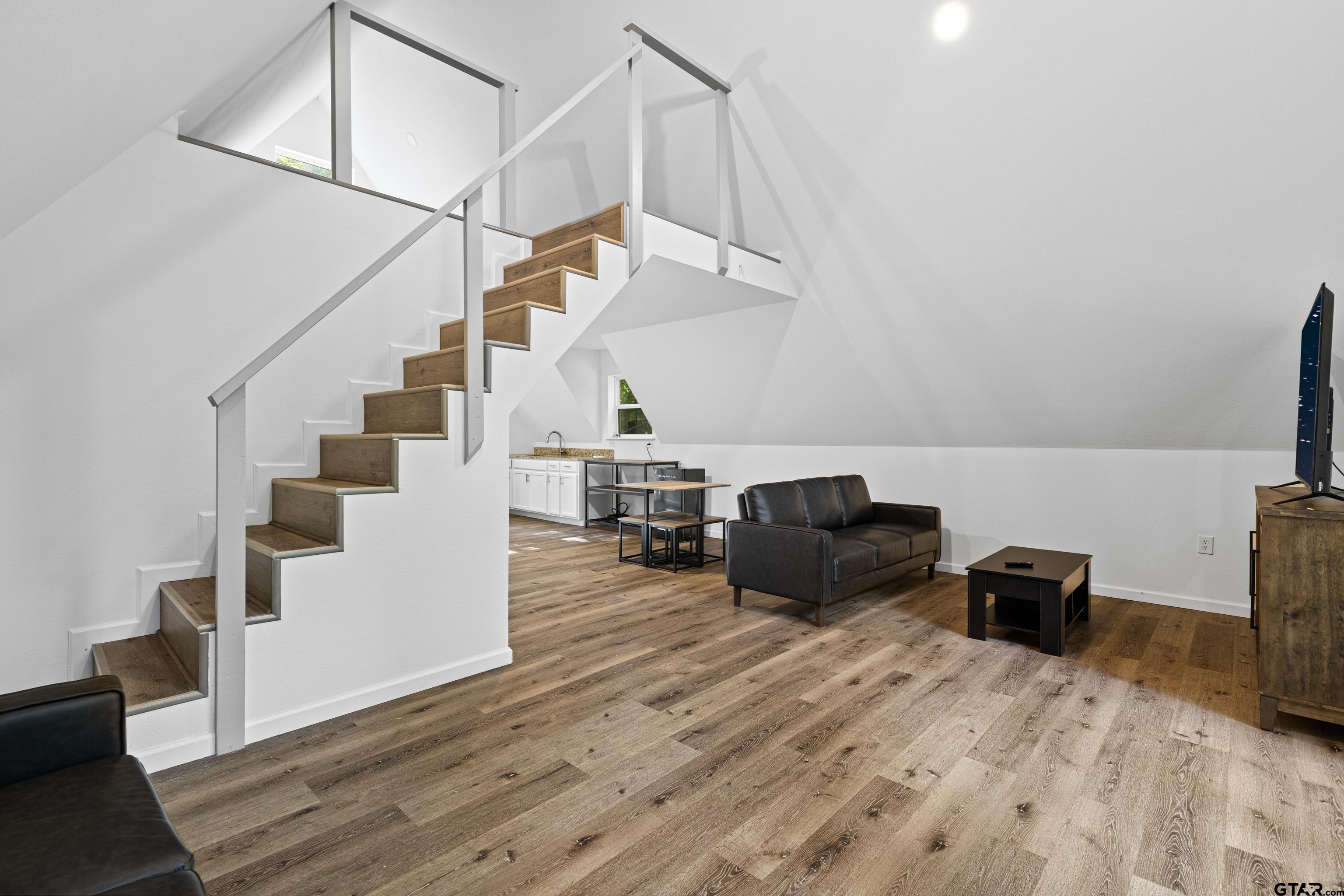 448 Private Road 6685