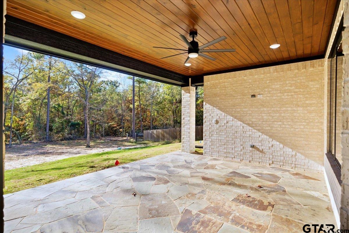 13563 Country Glen