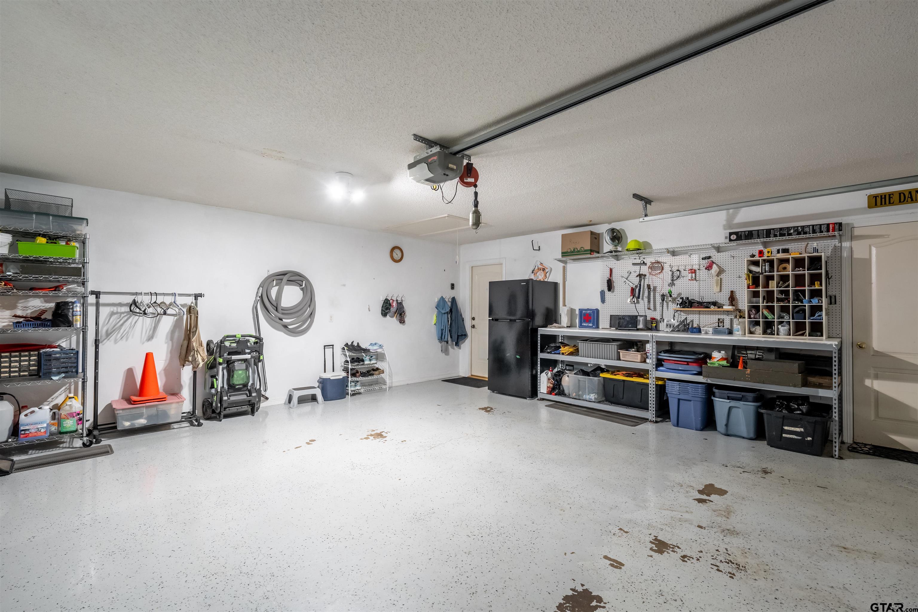 3601 Flagstone