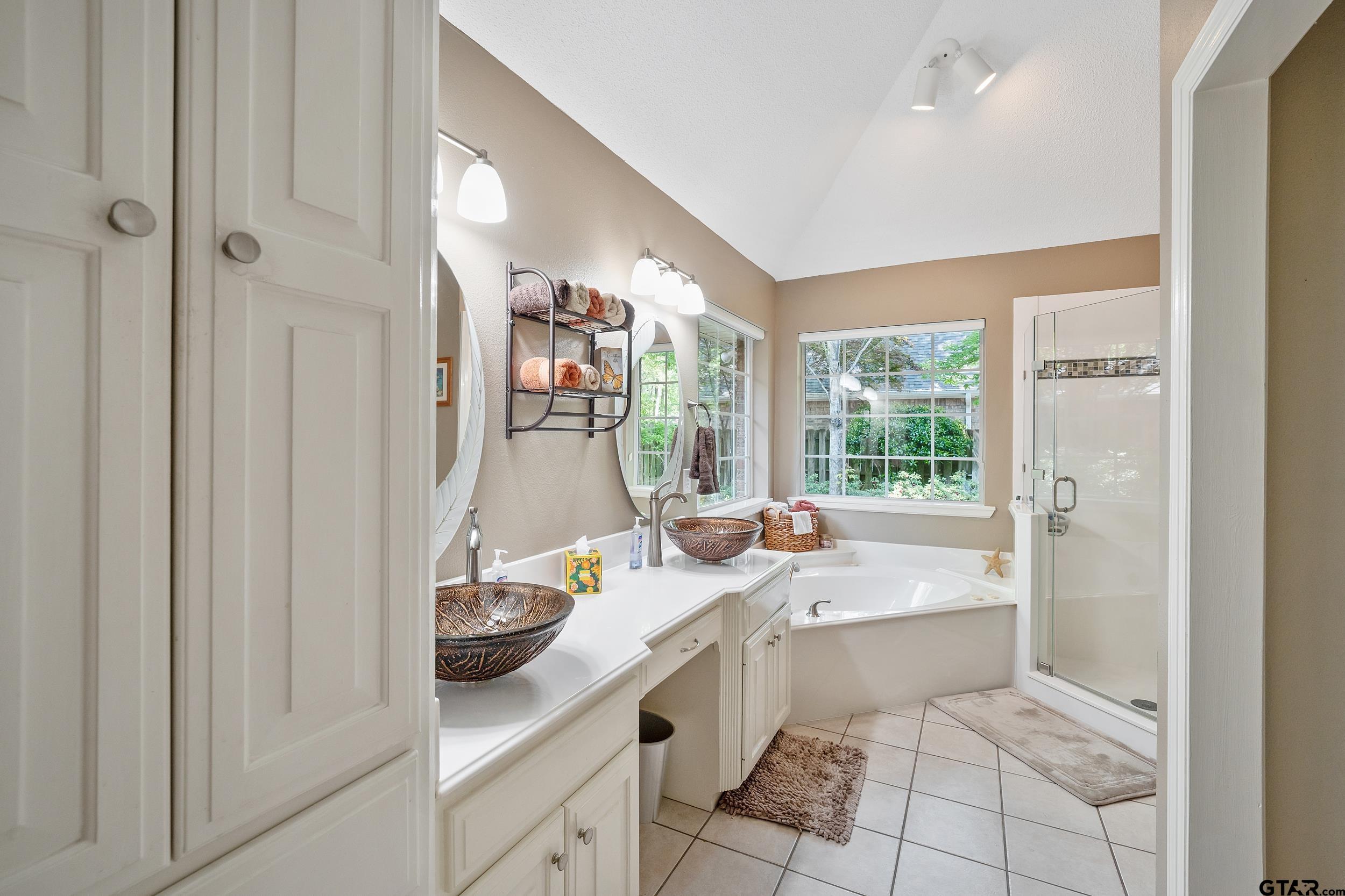 3601 Flagstone