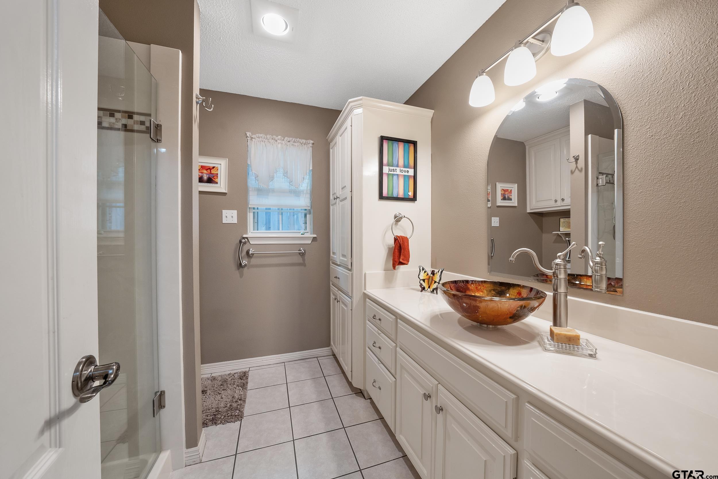3601 Flagstone