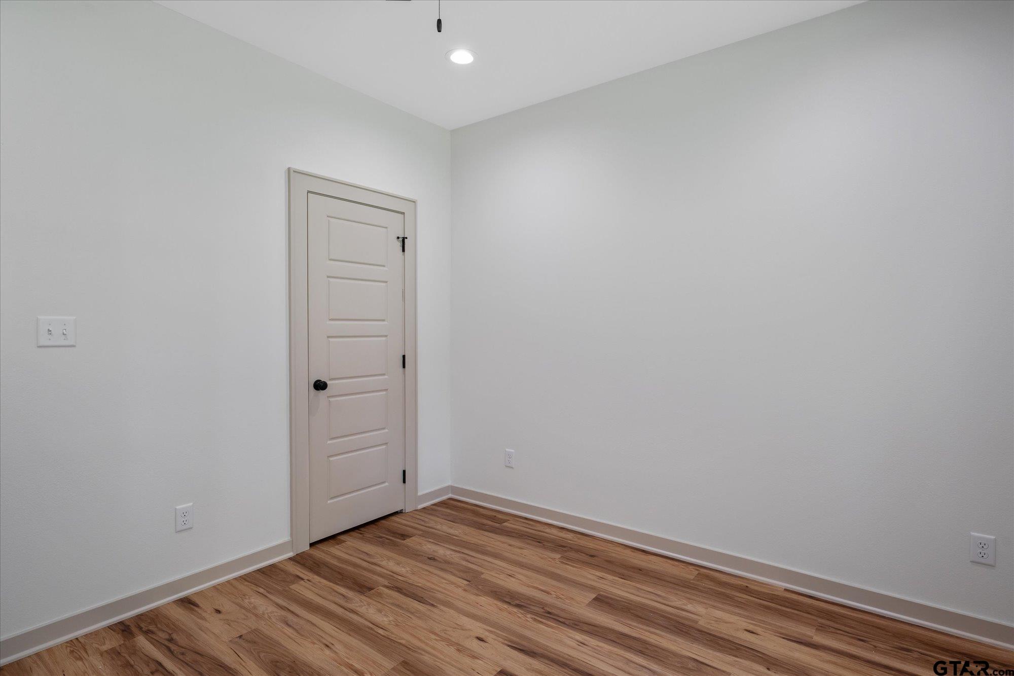 13887 County Road 294