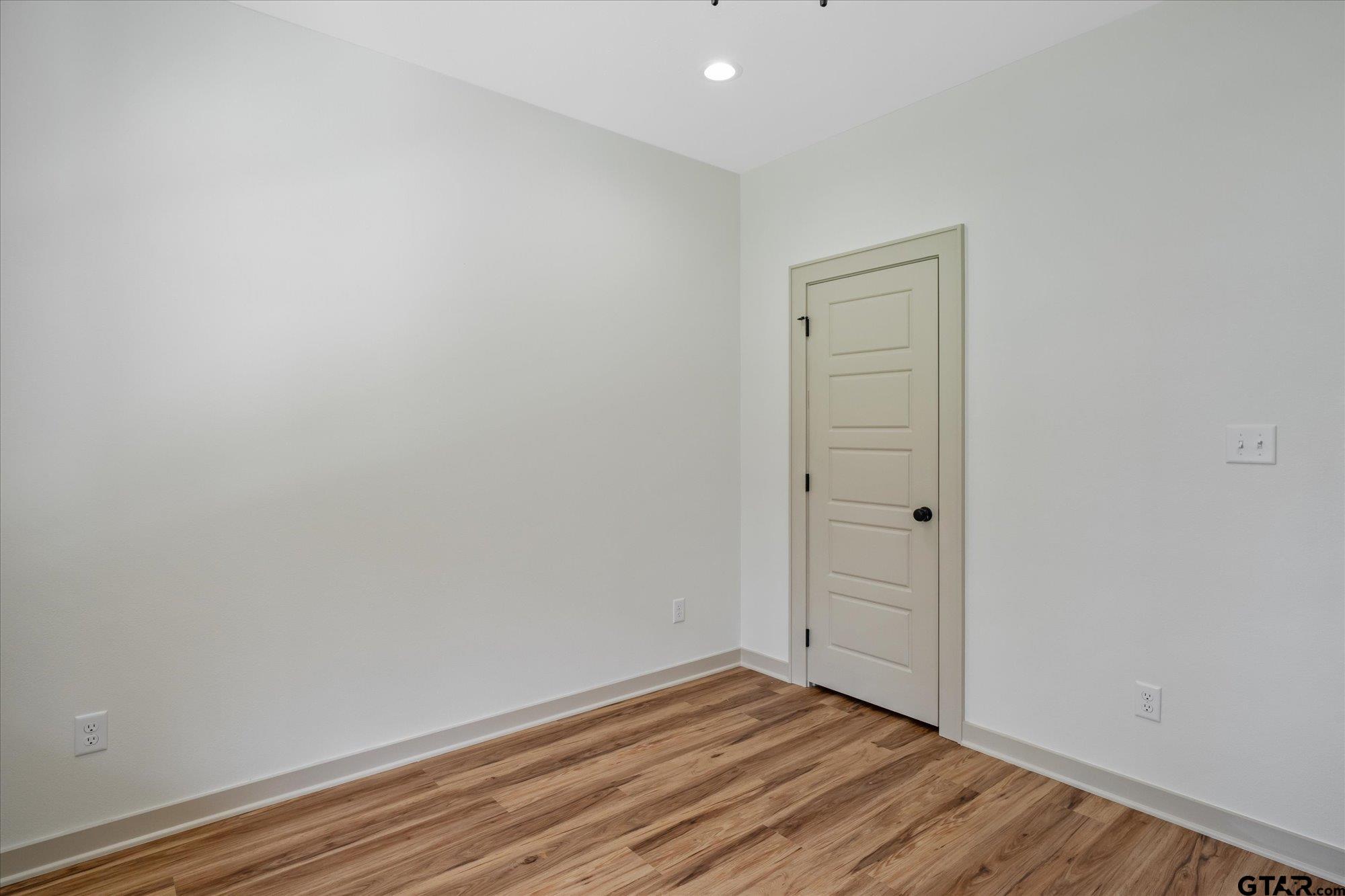 13887 County Road 294