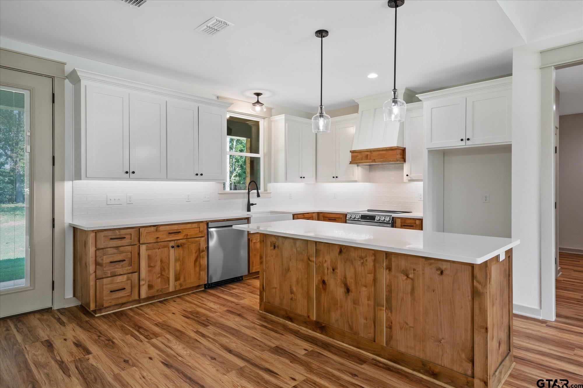 13887 County Road 294