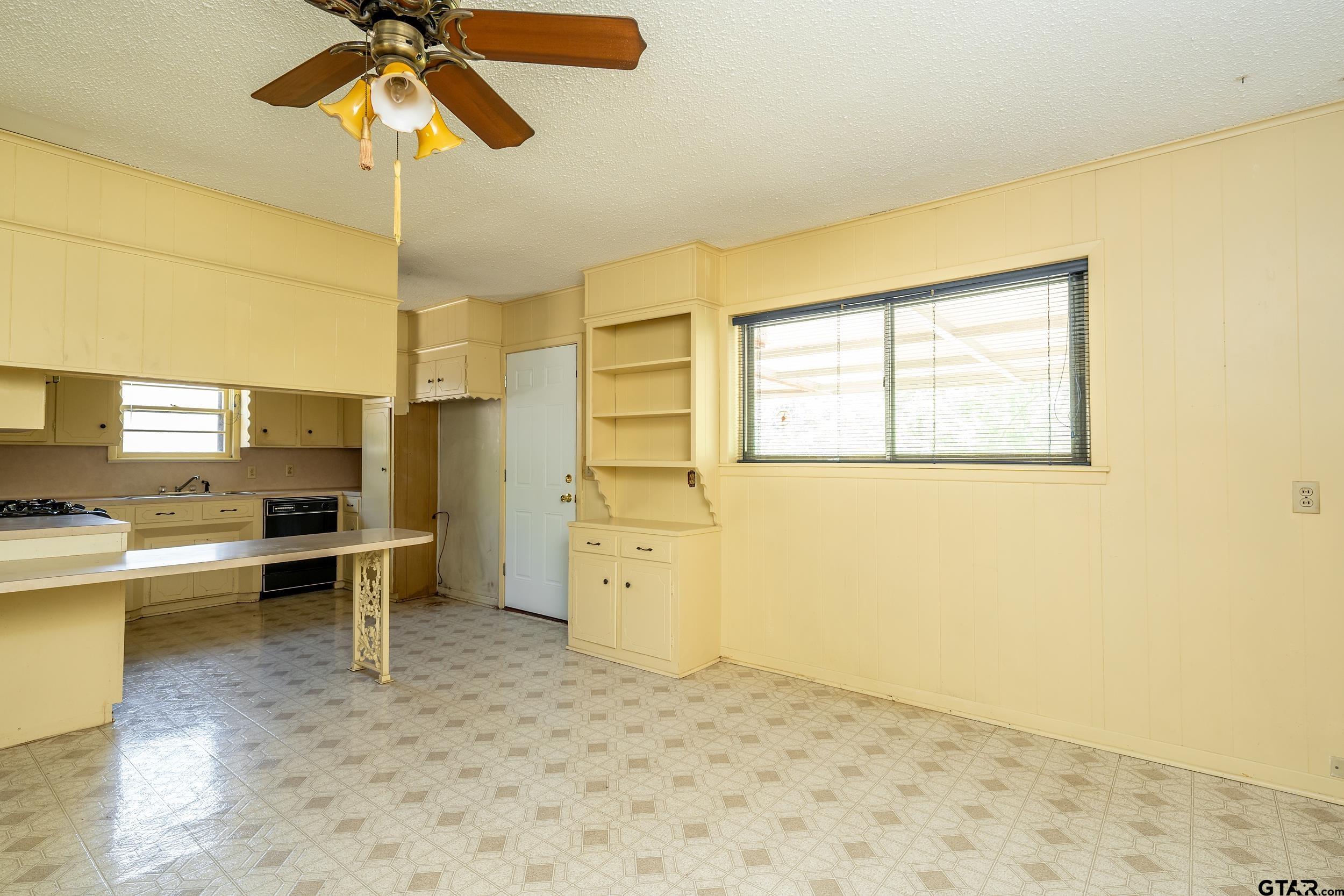 738 S Palmer Ave.