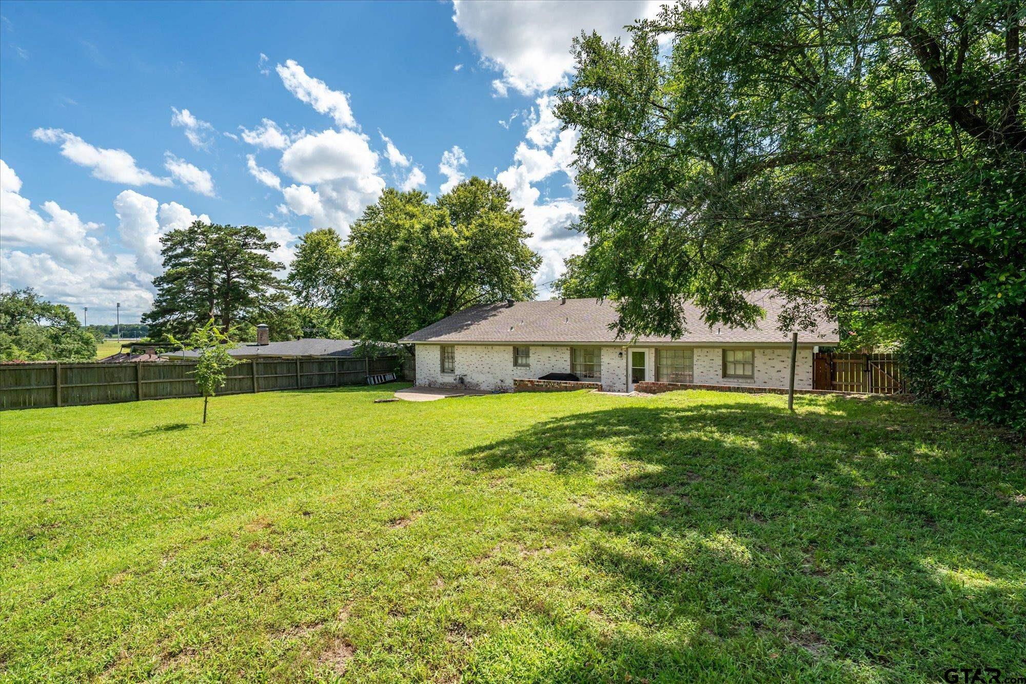 1006 Forest Trail