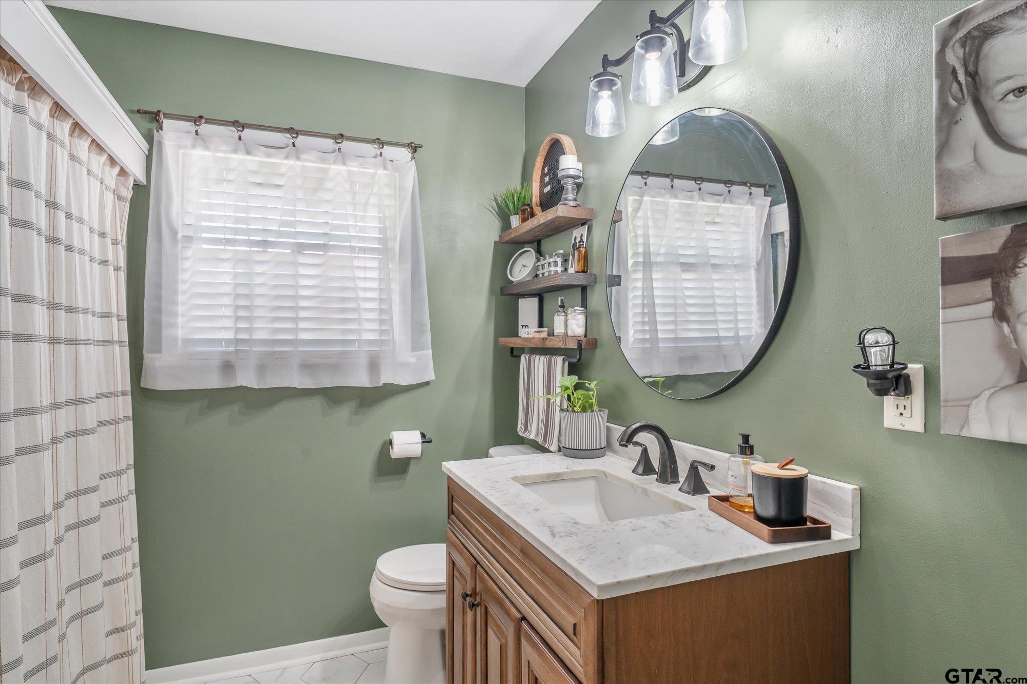 1006 Forest Trail
