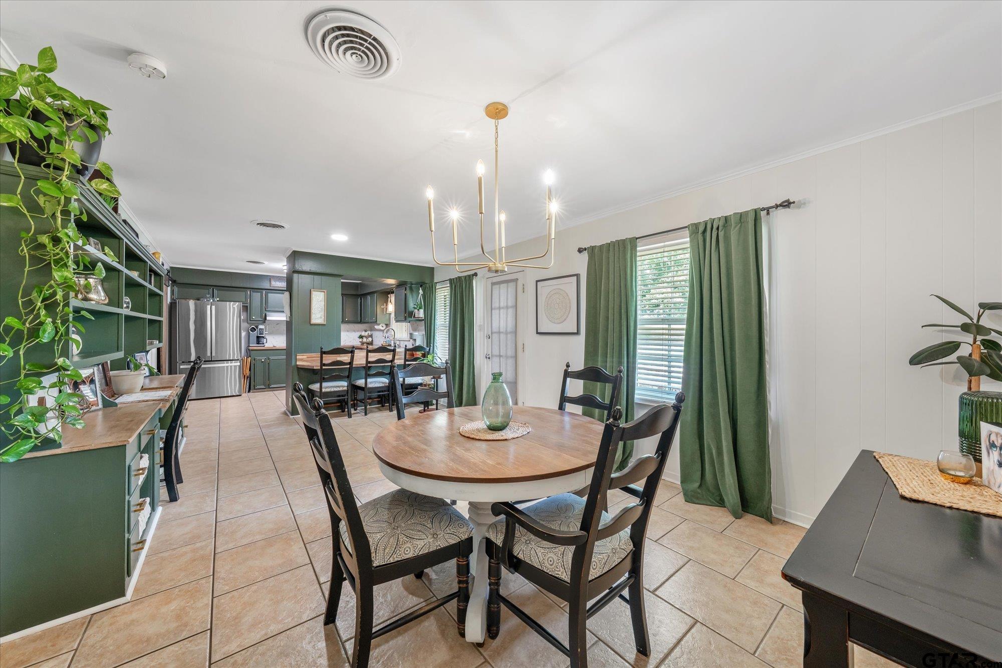 1006 Forest Trail