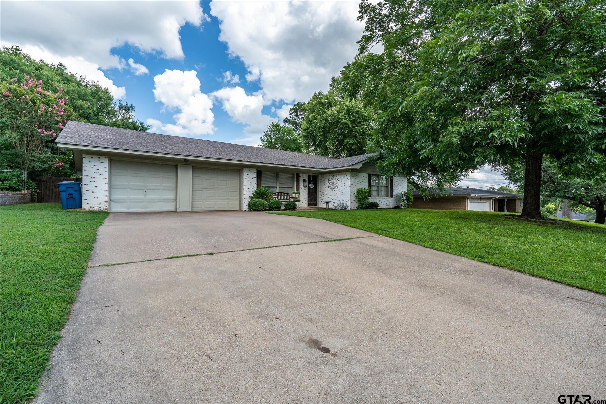 1006 Forest Trail