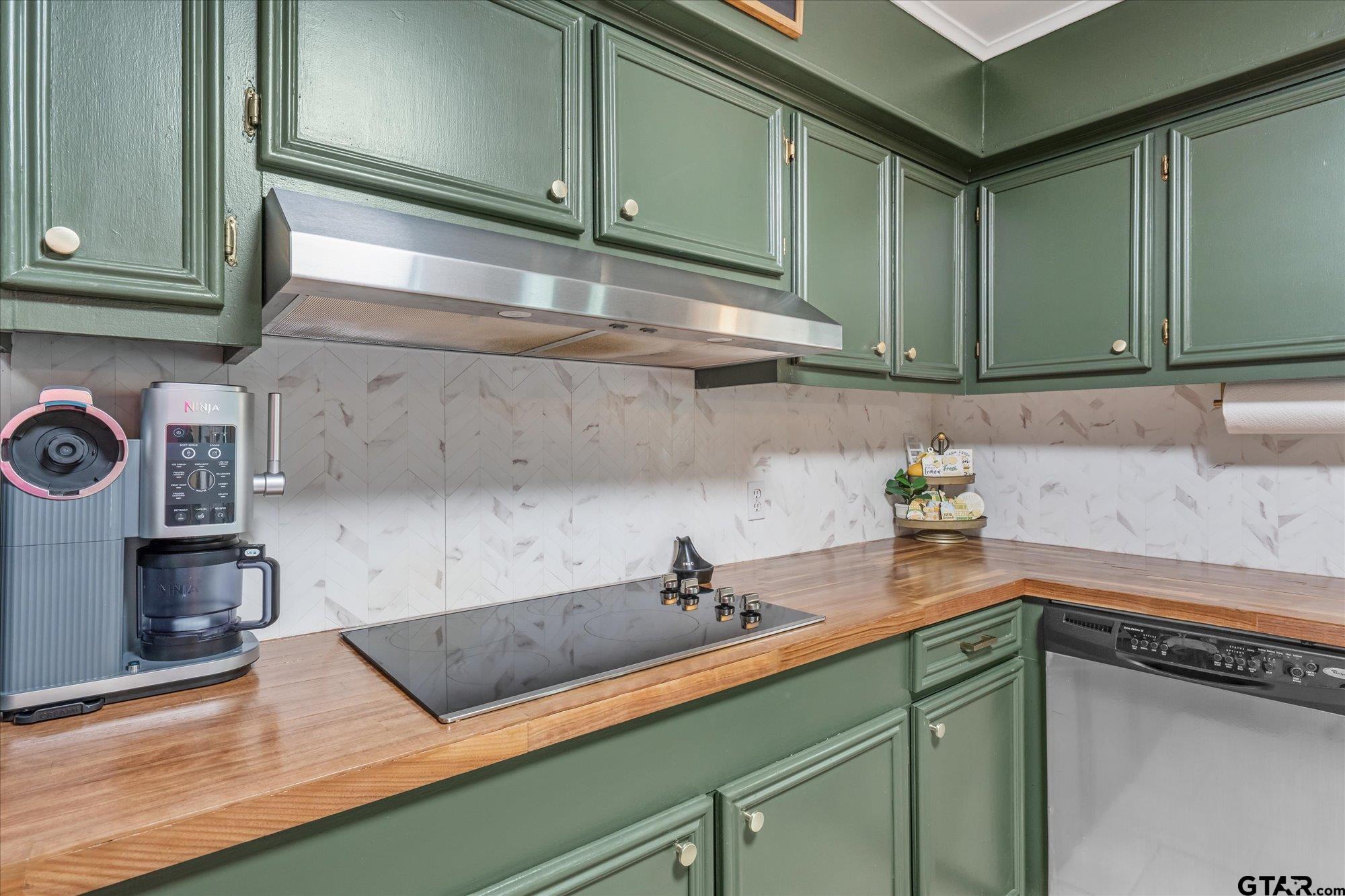 1006 Forest Trail