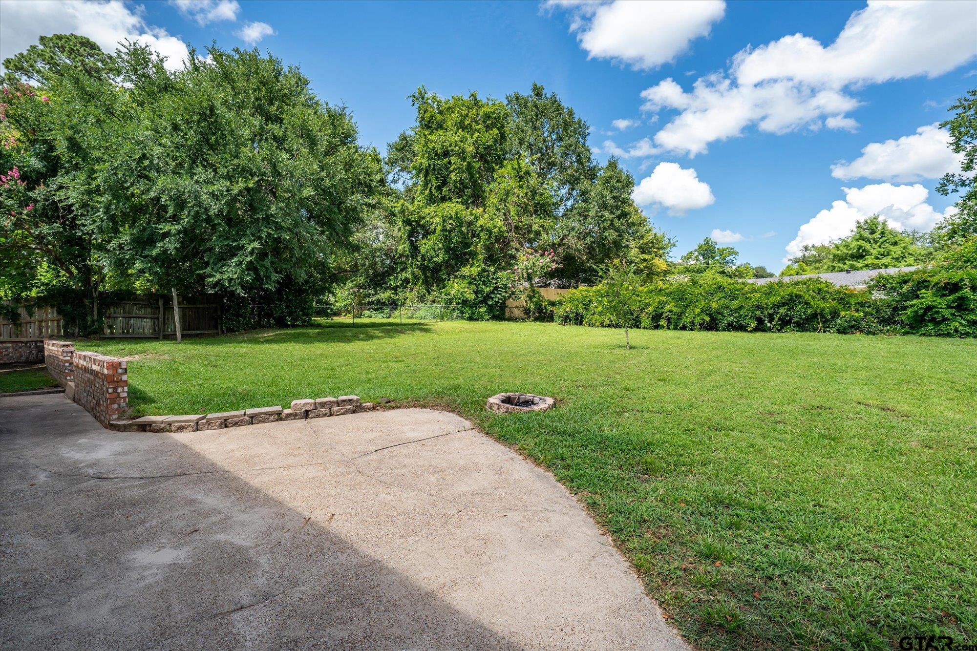 1006 Forest Trail